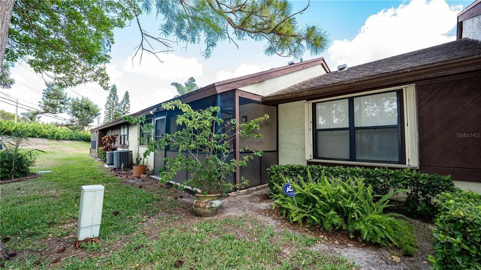 Property Slideshow image 33 of 38 | 272 beaver dam ct, Royal Palm Beach, FL, 33411