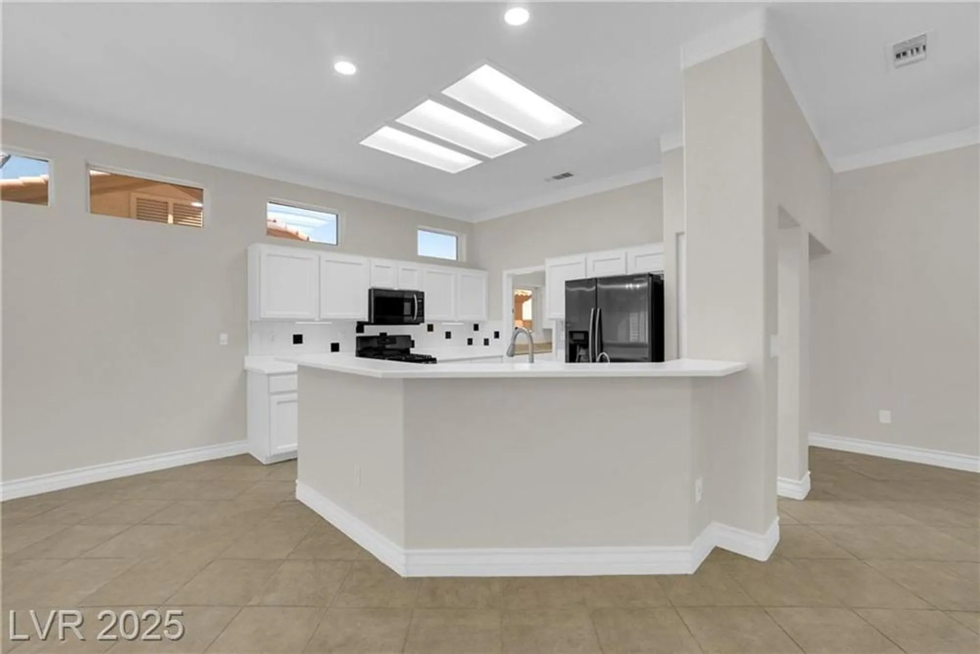 Property Slideshow image 10 of 26 | 2501 maddington dr, Las Vegas, NV, 89134