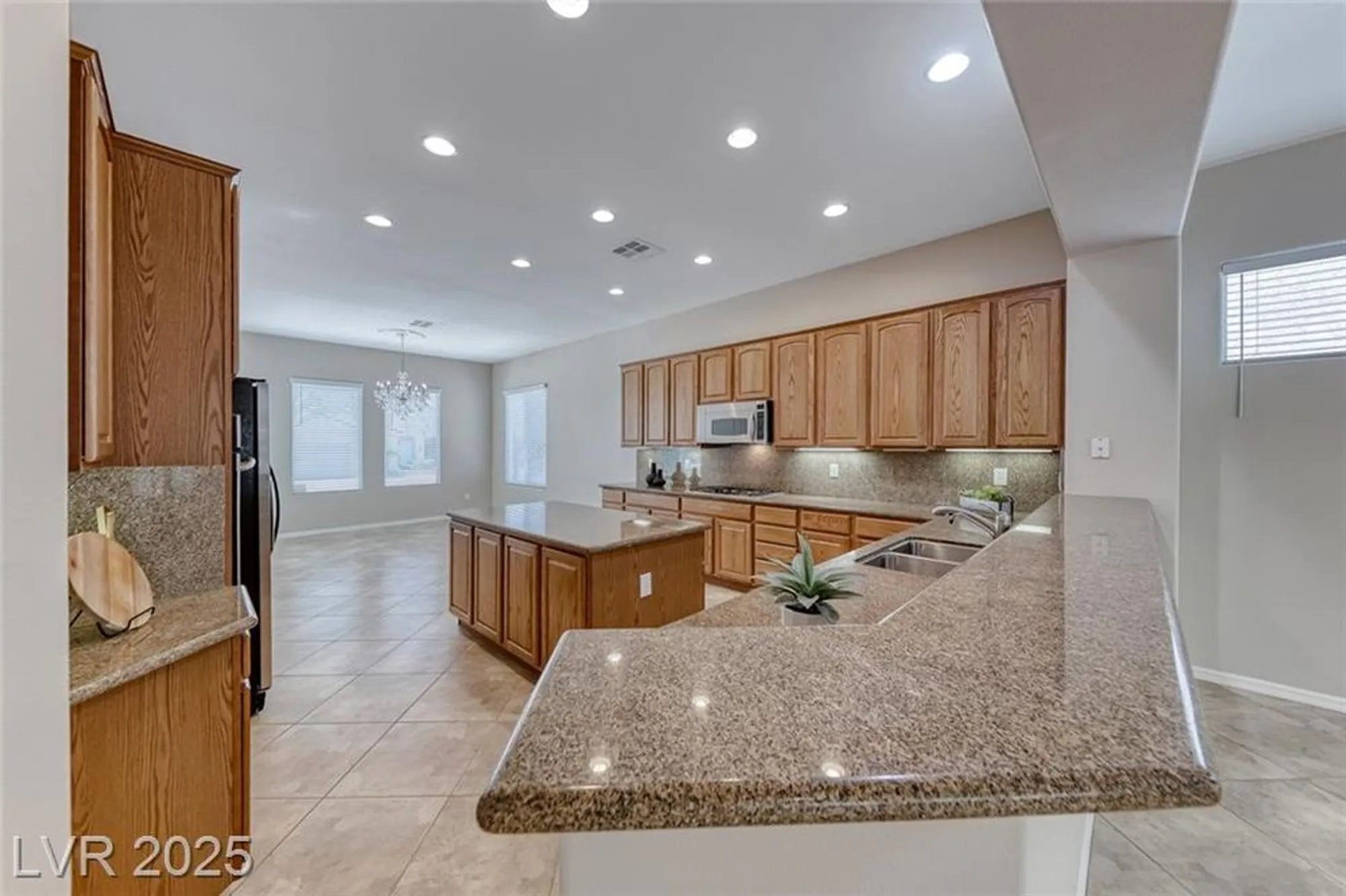Property Slideshow image 9 of 48 | 2114 twin falls dr, Henderson, NV, 89044