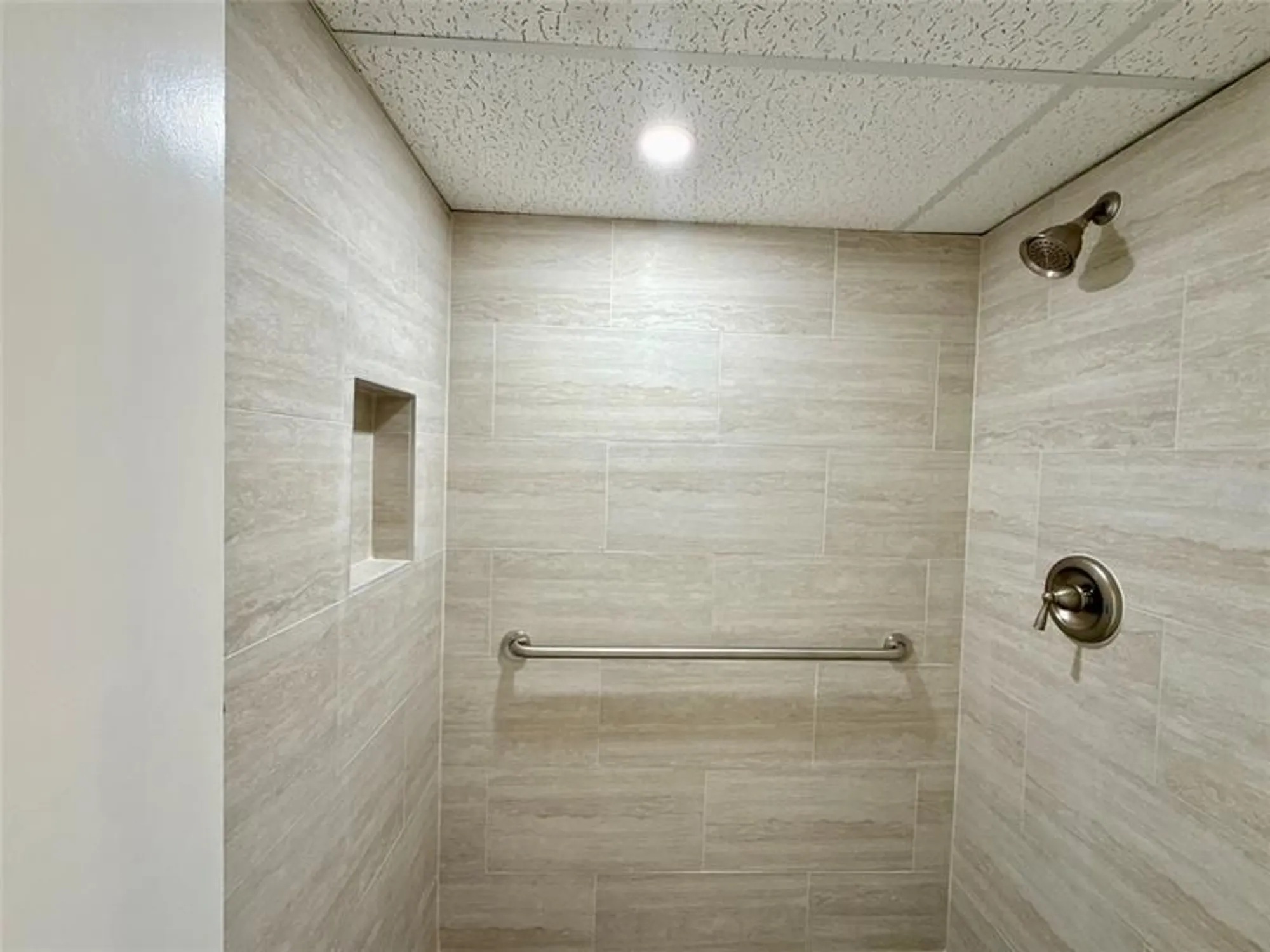 Property Slideshow image 12 of 19 | 7887 golf circle dr 211, Margate, FL, 33063