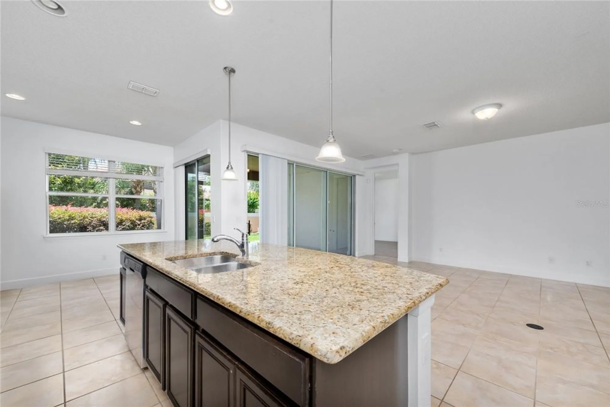 Property Slideshow image 15 of 30 | 11858 barletta dr, Orlando, FL, 32827