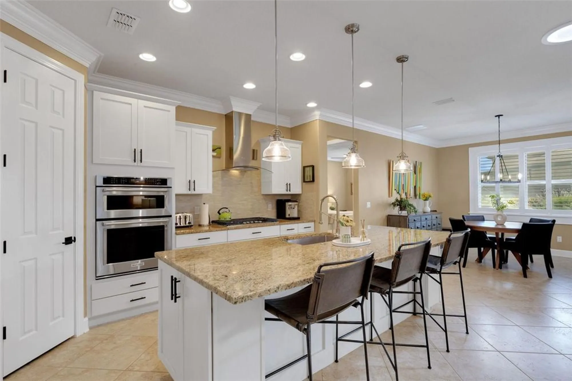 Property Slideshow image 13 of 71 | 710 asturias rd, Davenport, FL, 33837