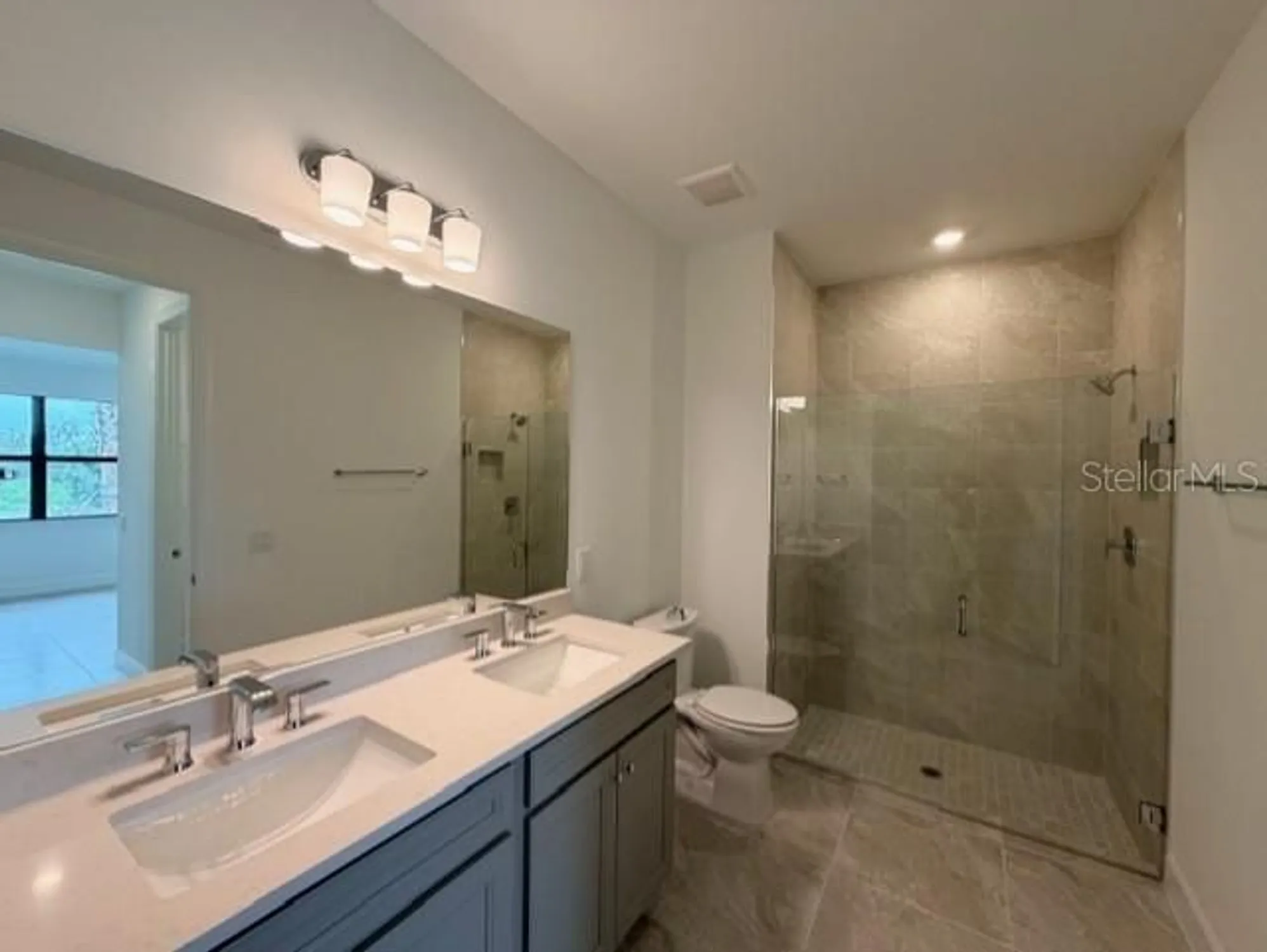 Property Slideshow image 7 of 9 | 18824 indian rock pl, Lakewood Ranch, FL, 34211