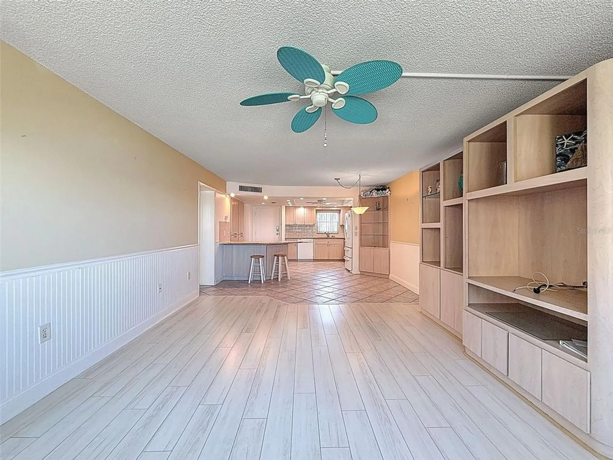 Property Slideshow image 12 of 32 | 4550 cove cir apt 507, St Petersburg, FL, 33708