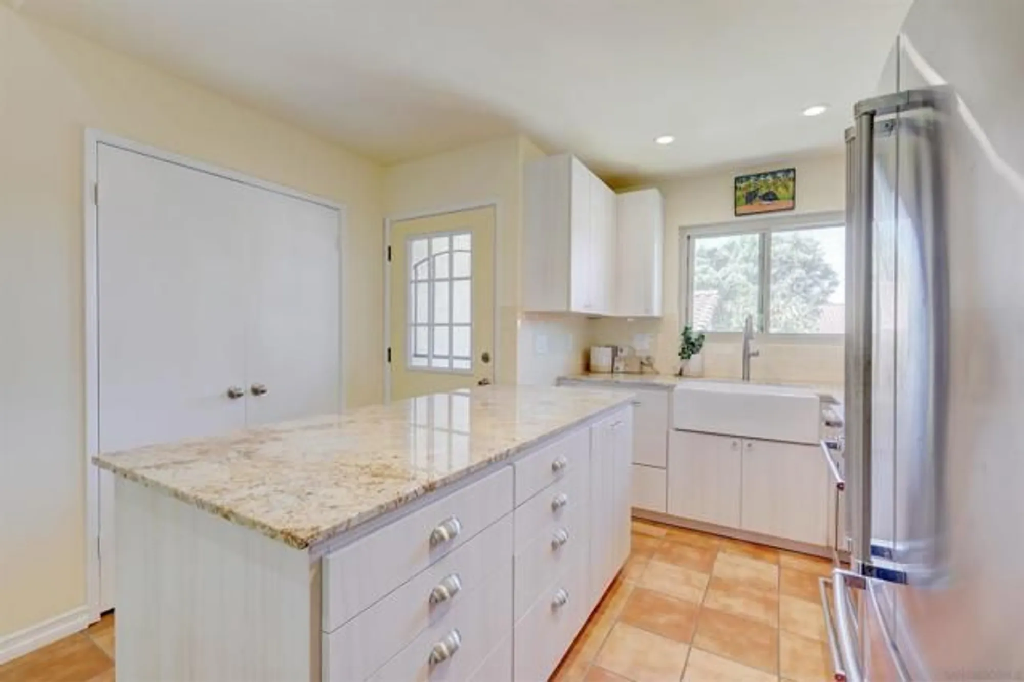 Property Slideshow image 11 of 48 | 1982 fairlee dr, Encinitas, CA, 92024