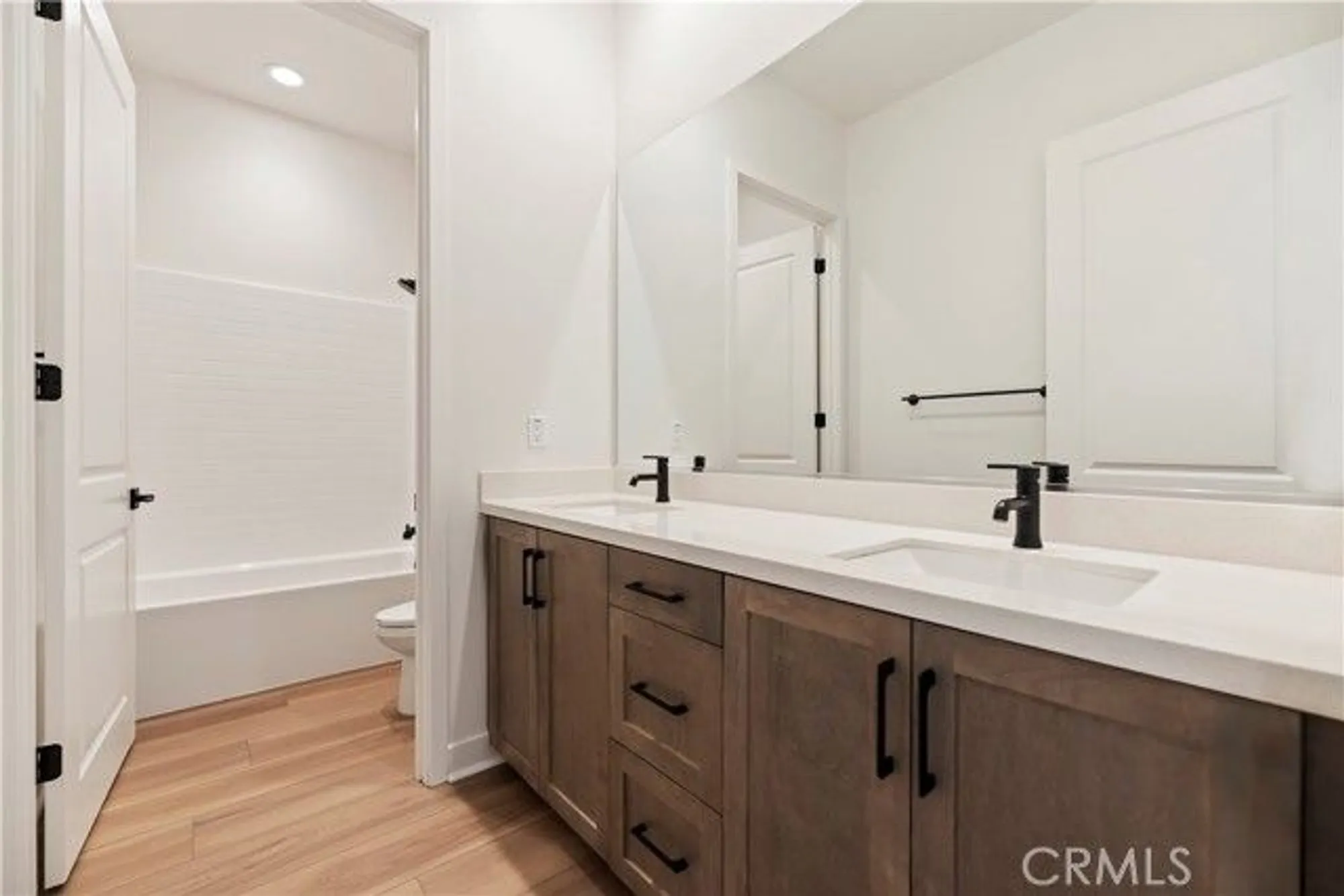 Property Slideshow image 11 of 22 | 28908 verdure ct, Santa Clarita, CA, 91350
