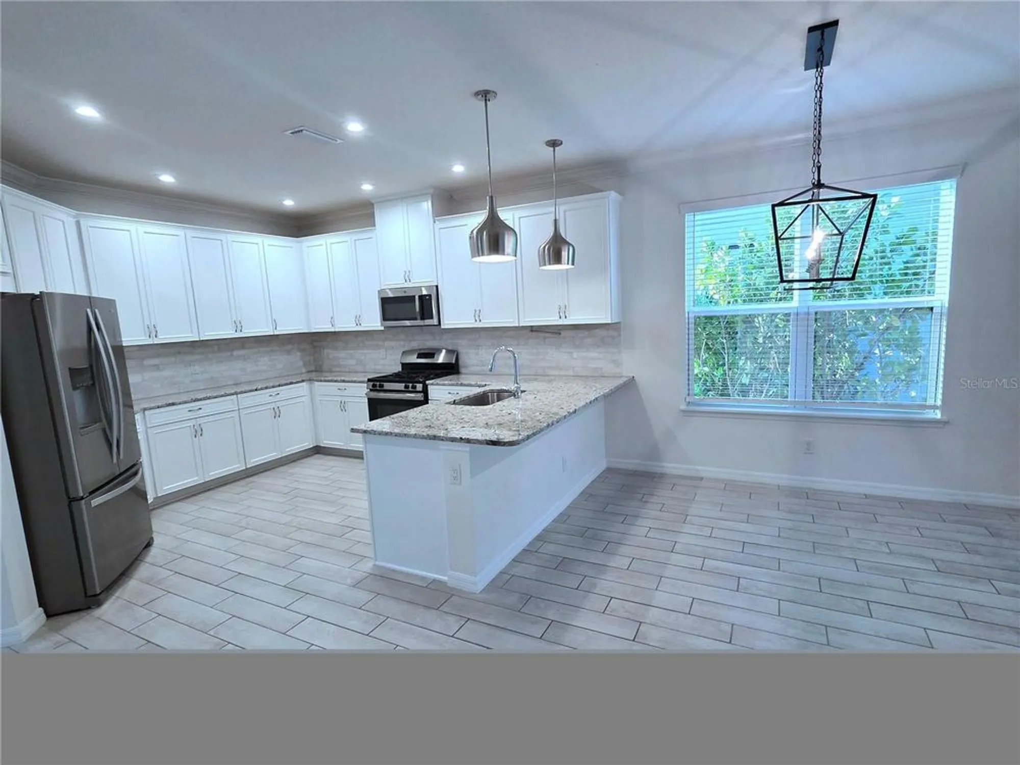 Property Slideshow image 5 of 54 | 5540 summit gln, Bradenton, FL, 34203