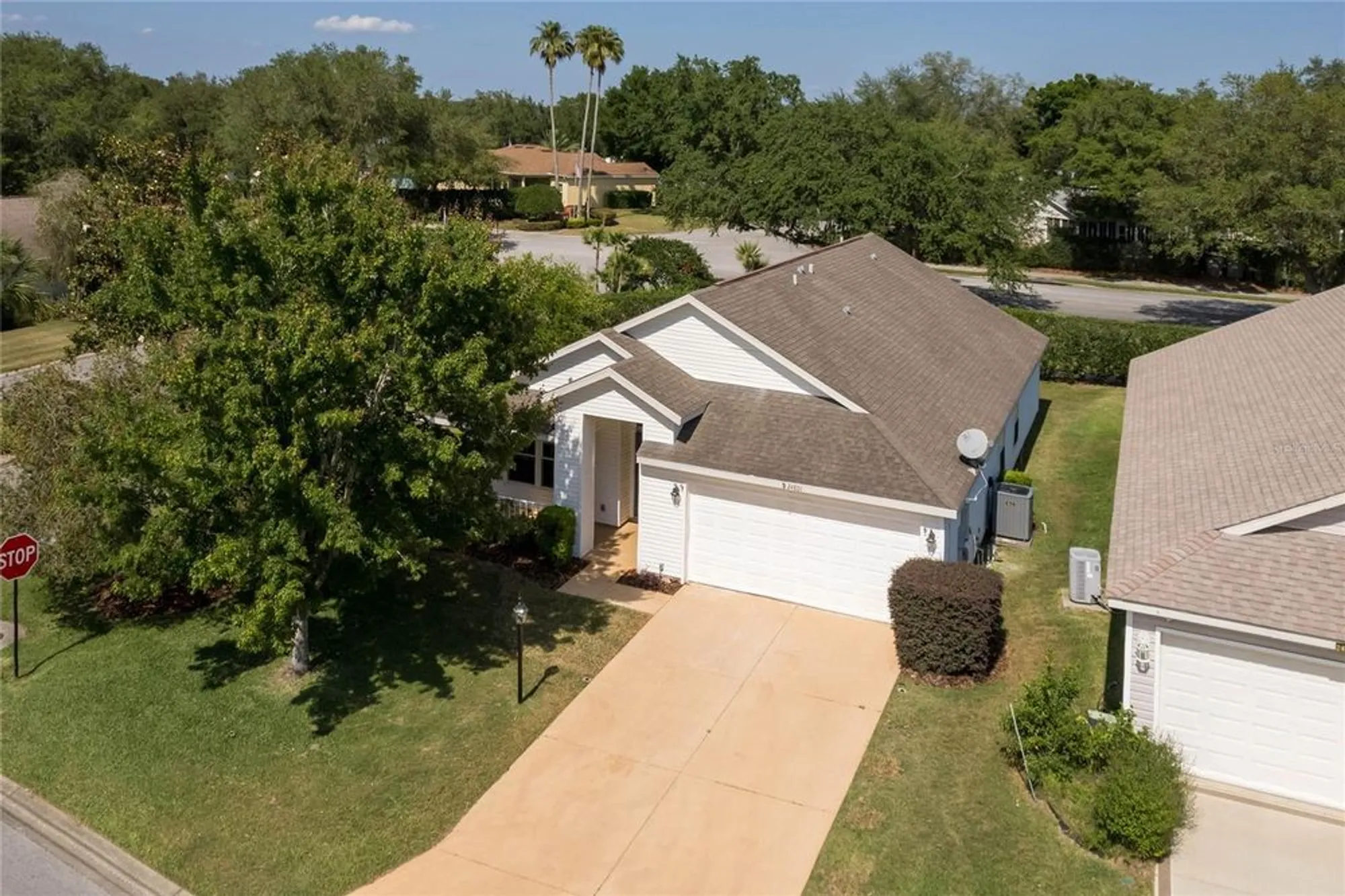 Property Slideshow image 4 of 37 | 24801 cranes roost cir, Leesburg, FL, 34748