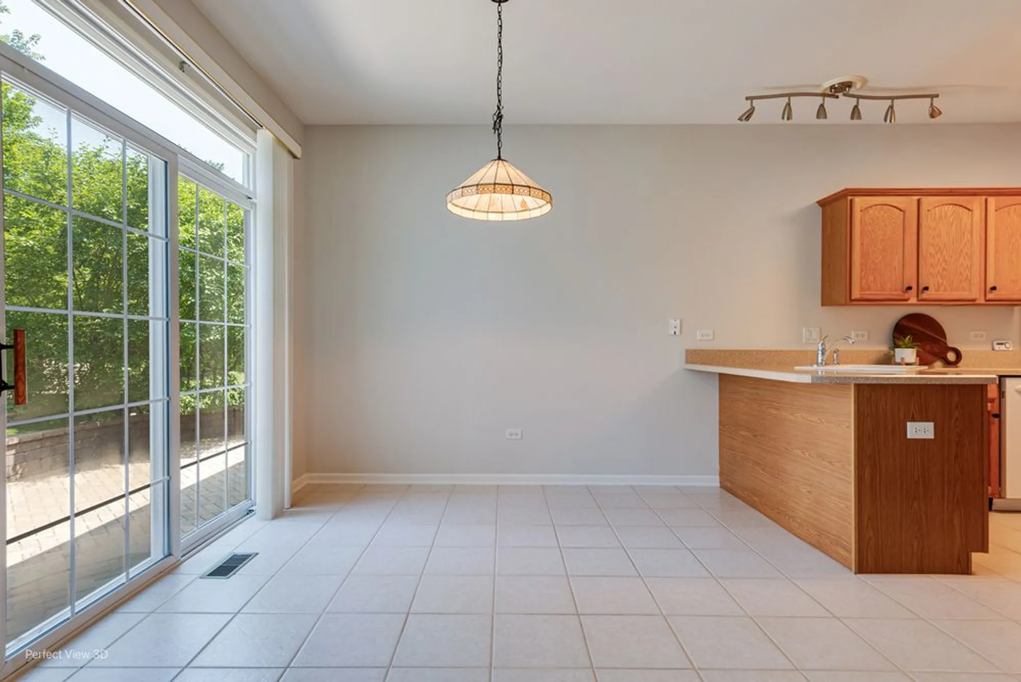 Property Slideshow image 10 of 29 | 16400 grandwood lake dr, Crest Hill, IL, 60403