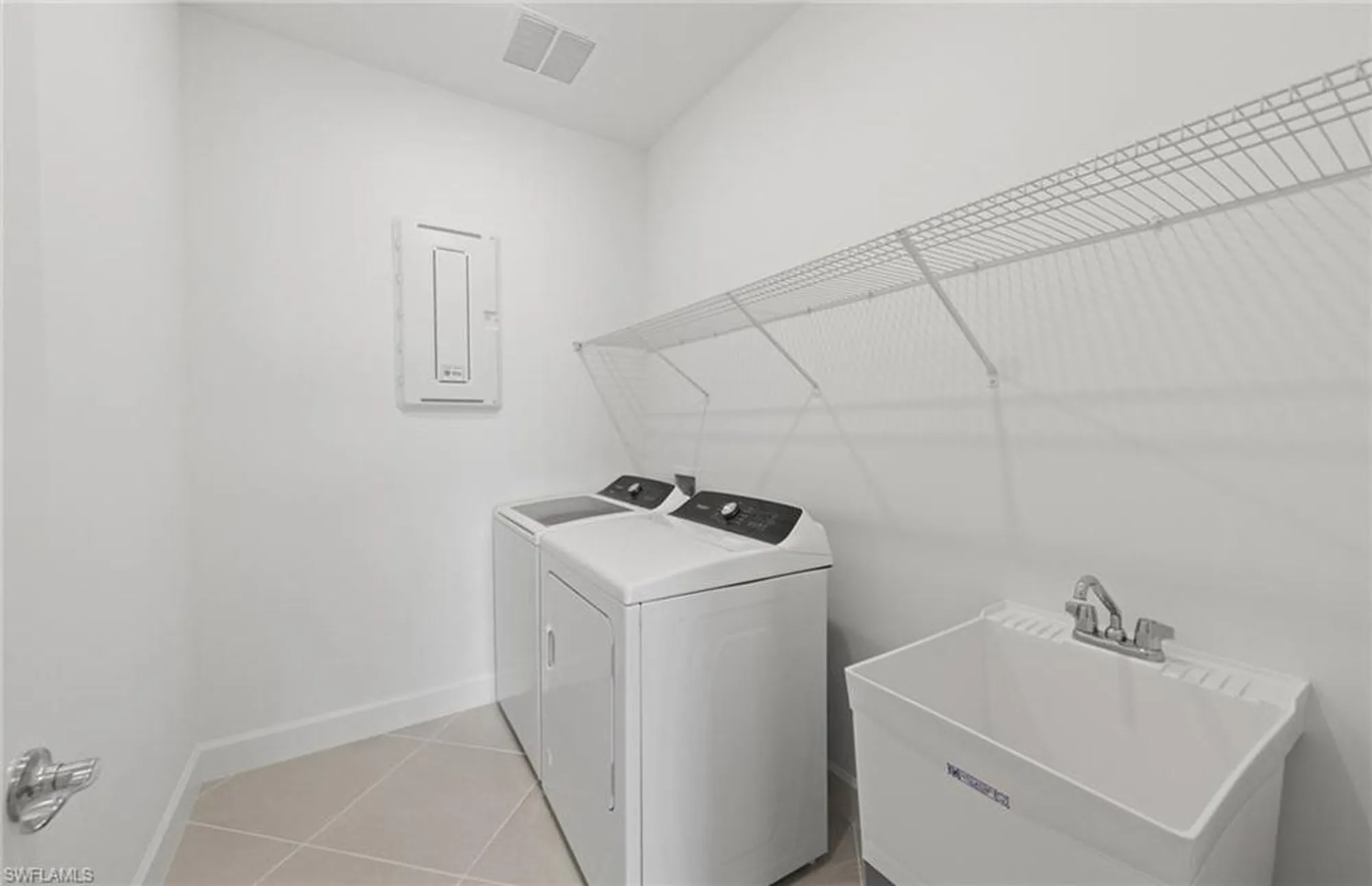 Property Slideshow image 22 of 46 | 17290 willow tree ln, North Fort Myers, FL, 33917