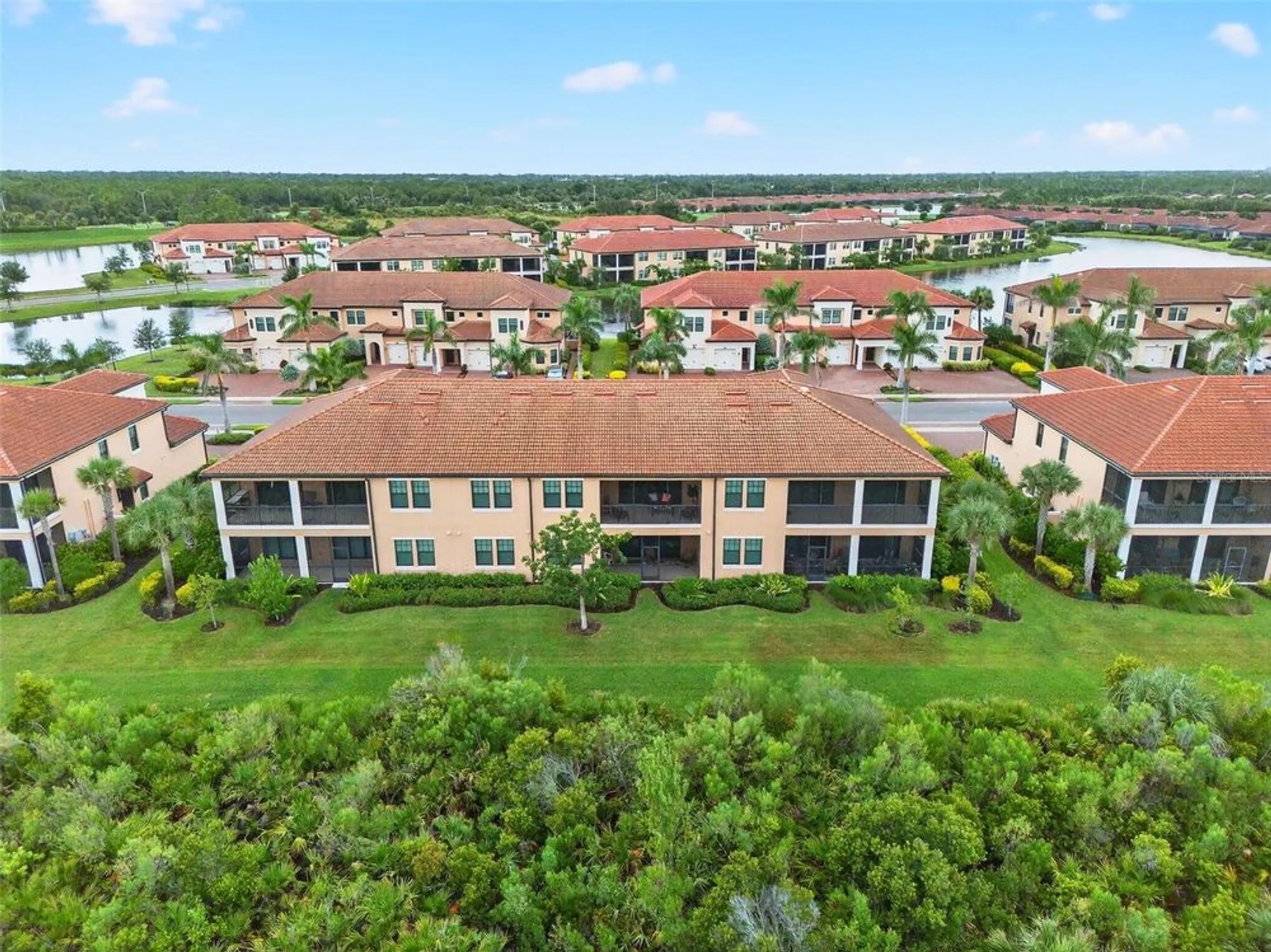 Property Slideshow image 12 of 91 | 10047 crooked creek dr 201, Venice, FL, 34293