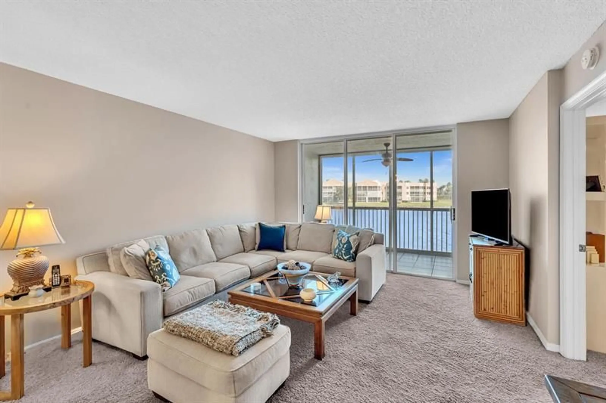 Property Slideshow image 16 of 71 | 7512 n devon dr 210, Tamarac, FL, 33321
