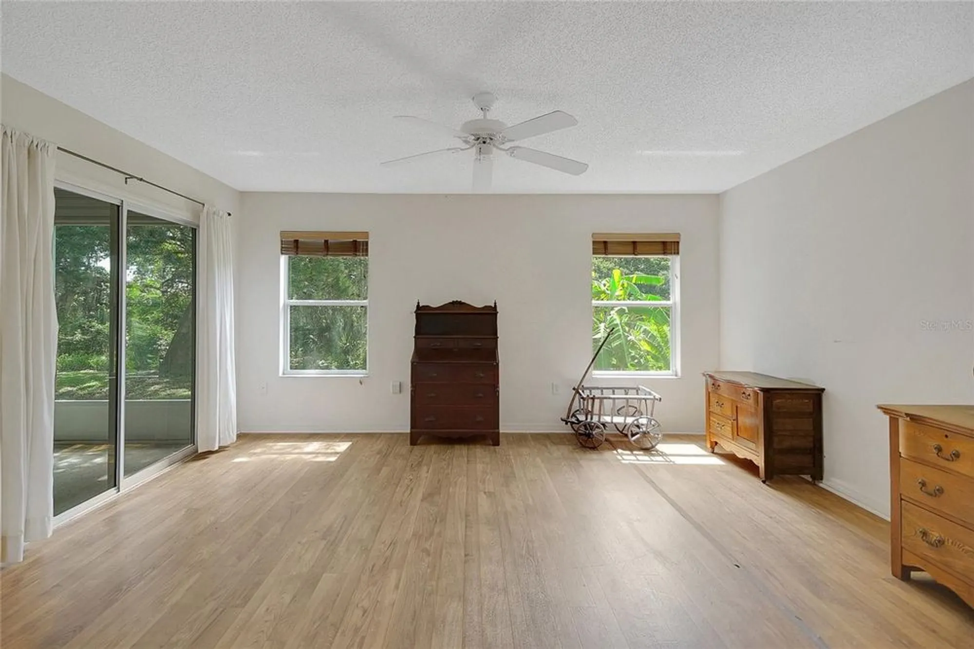 Property Slideshow image 45 of 77 | 32942 rambling oaks ct, Leesburg, FL, 34748