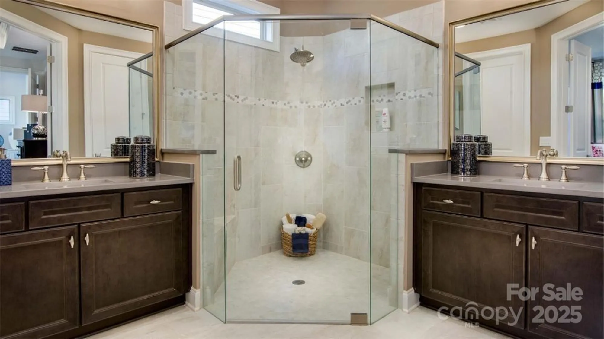 Property Slideshow image 4 of 18 | 8925 silver springs ct, Charlotte, NC, 28215
