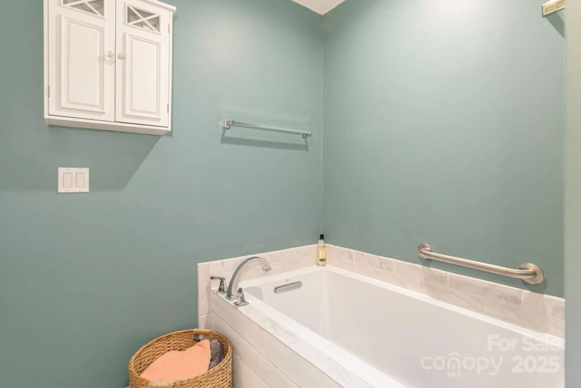 Property Slideshow image 18 of 39 | 210 claymoor ct 1, Flat Rock, NC, 28731