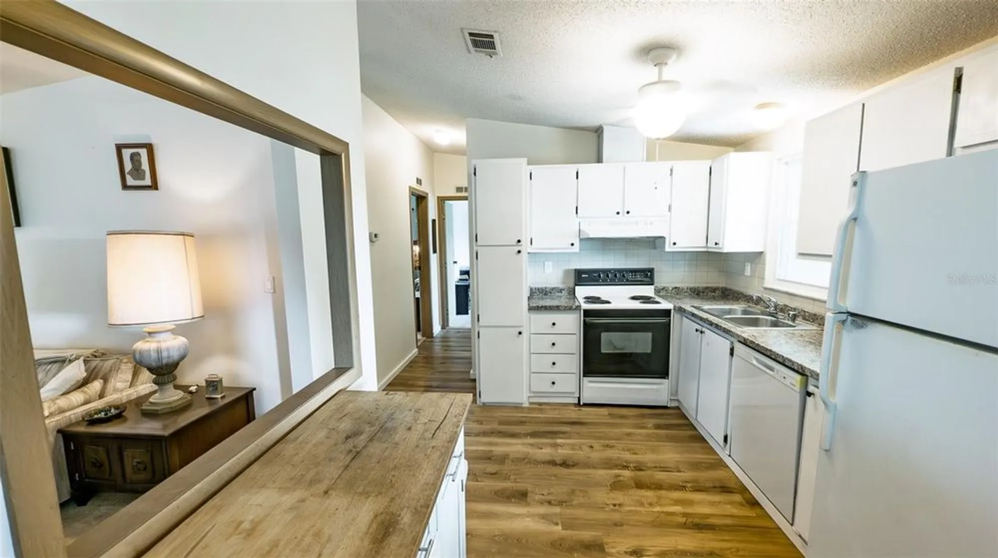 Property Slideshow image 4 of 25 | 1725 hilton head blvd, Lady Lake, FL, 32159