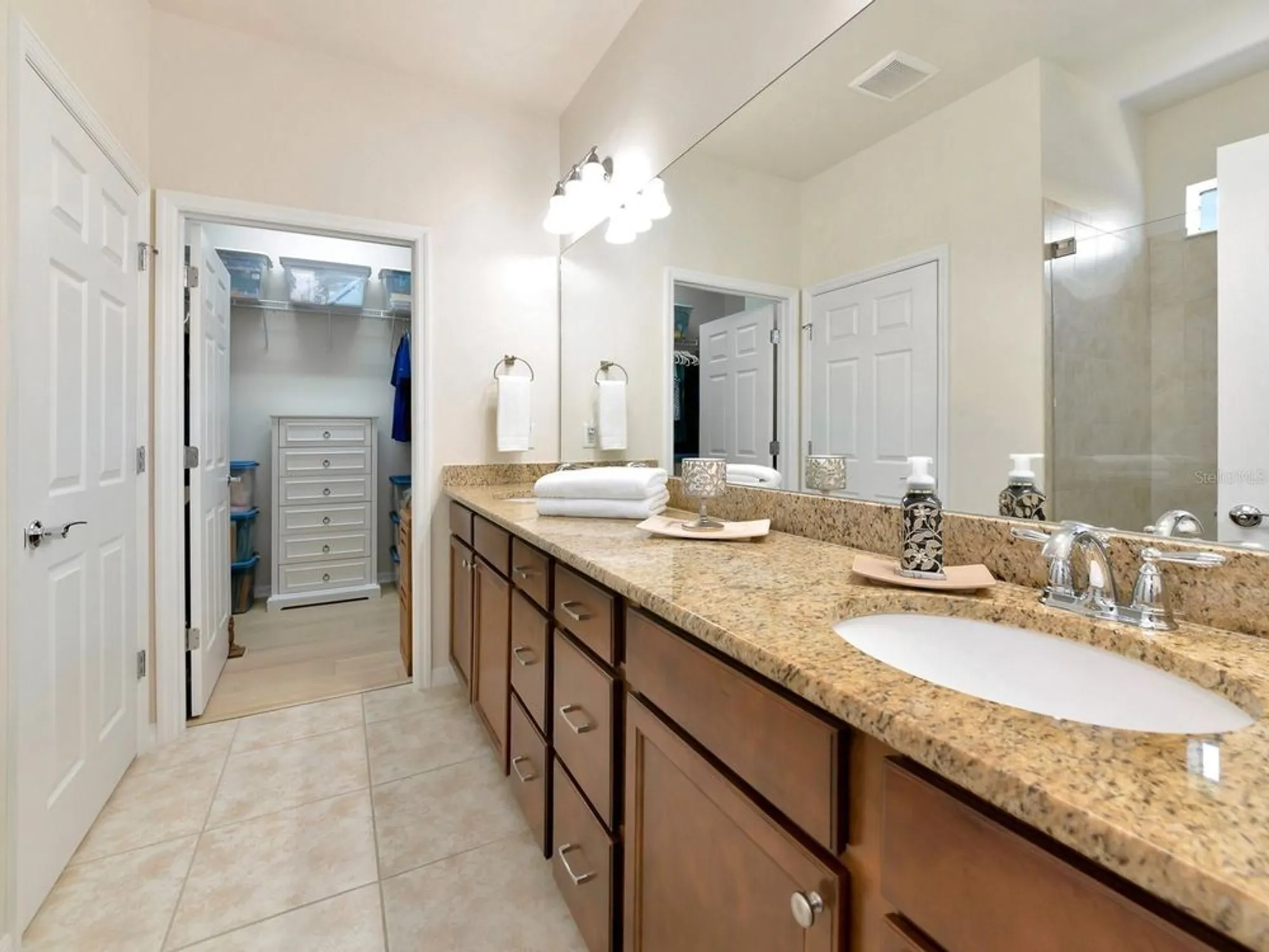 Property Slideshow image 14 of 51 | 5952 snowy egret dr, Sarasota, FL, 34238