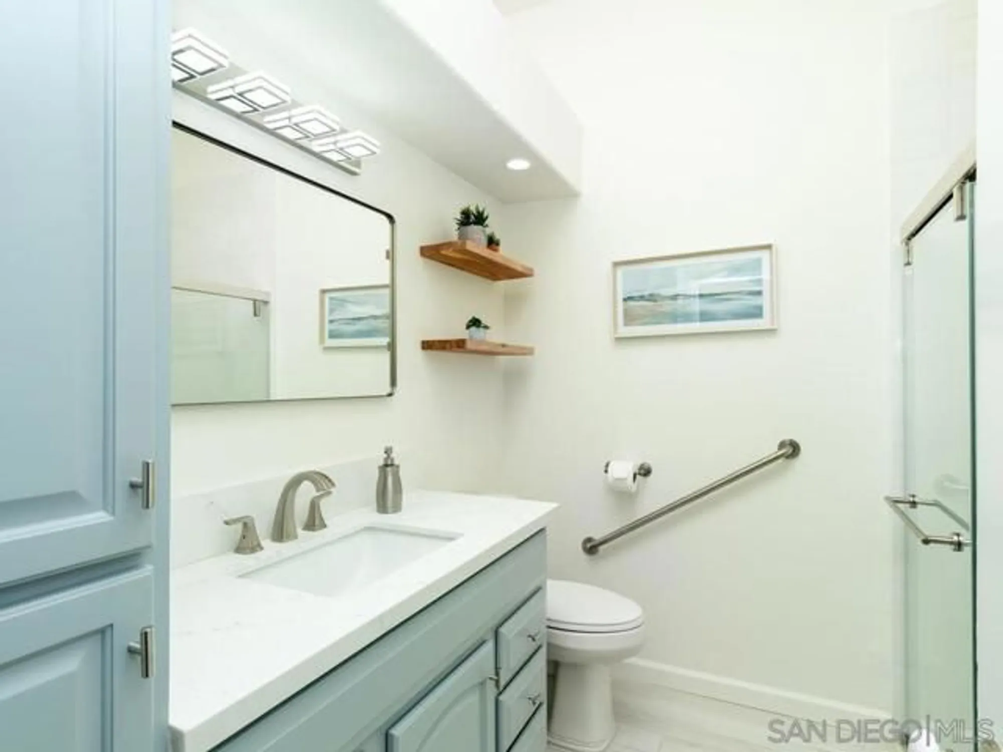 Property Slideshow image 21 of 32 | 4671 barcelona way, Oceanside, CA, 92056