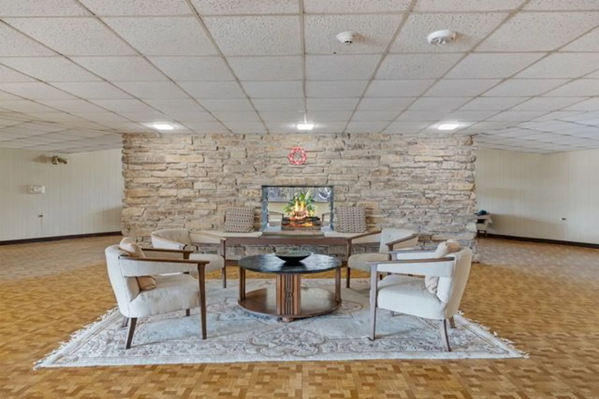 Property Slideshow image 18 of 29 | 5540 walnut ave 11b, Downers Grove, IL, 60515