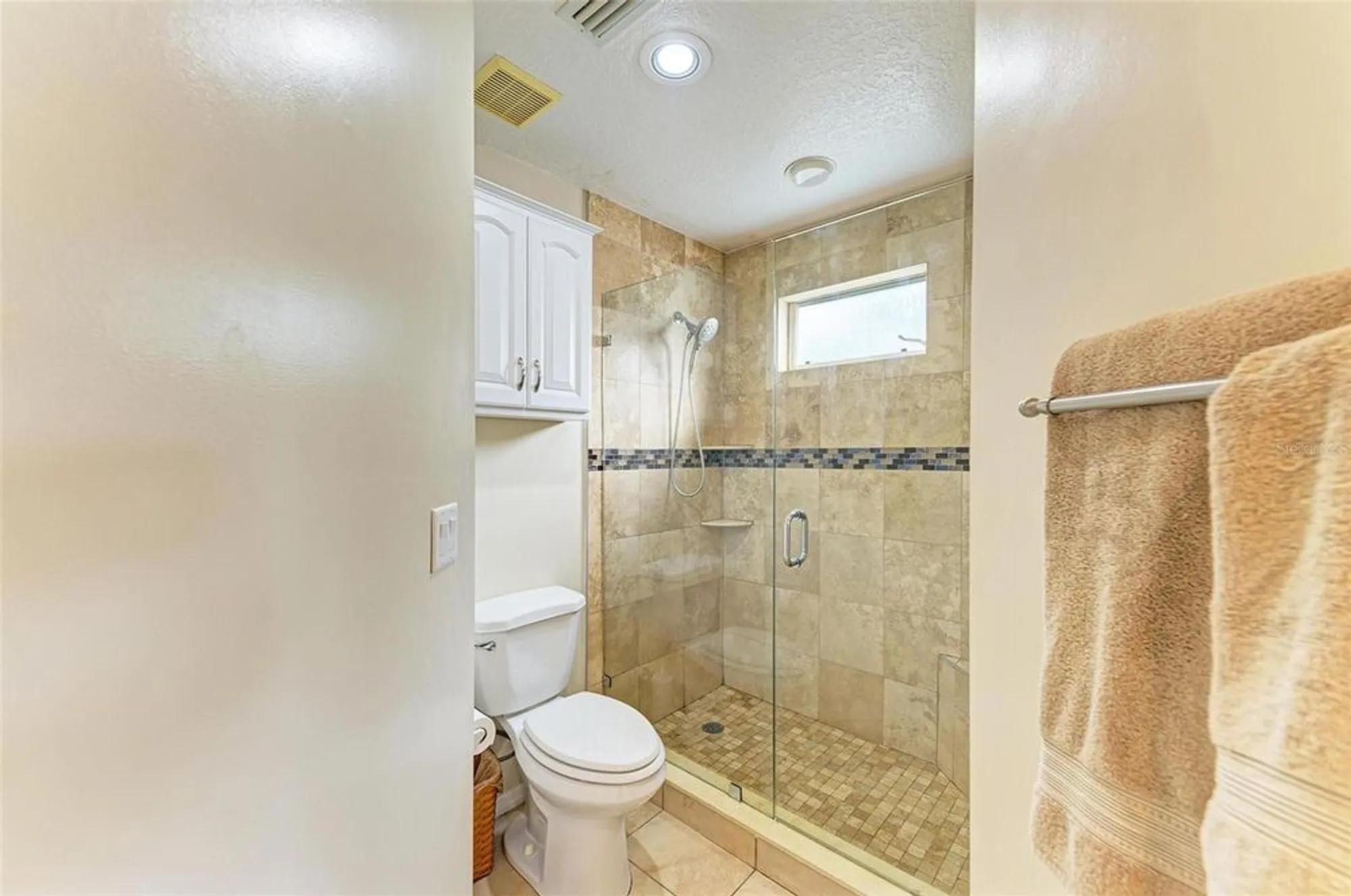 Property Slideshow image 21 of 35 | 6620 pineview ter, Bradenton, FL, 34203