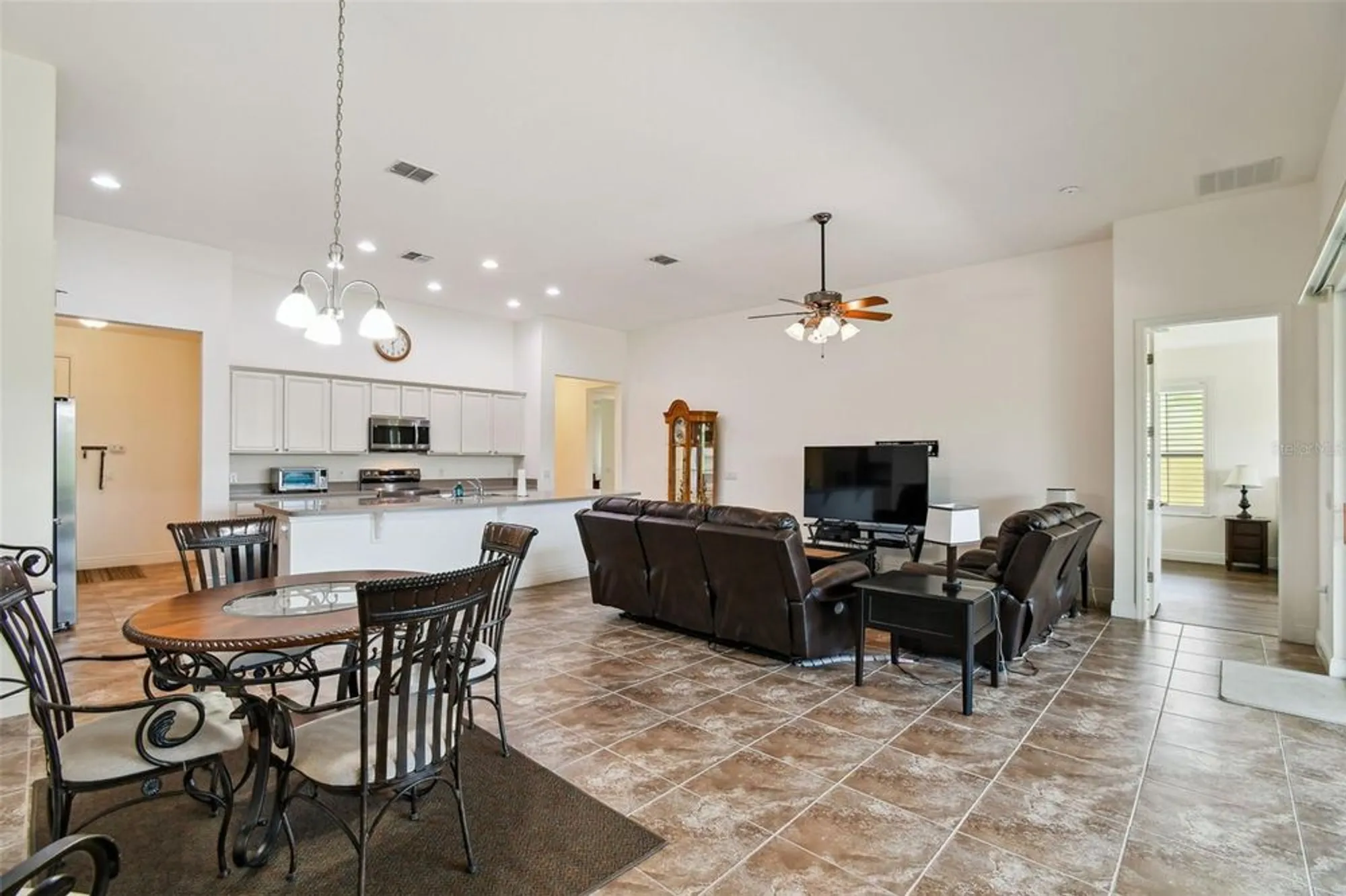 Property Slideshow image 6 of 52 | 531 villa park rd, Kissimmee, FL, 34759