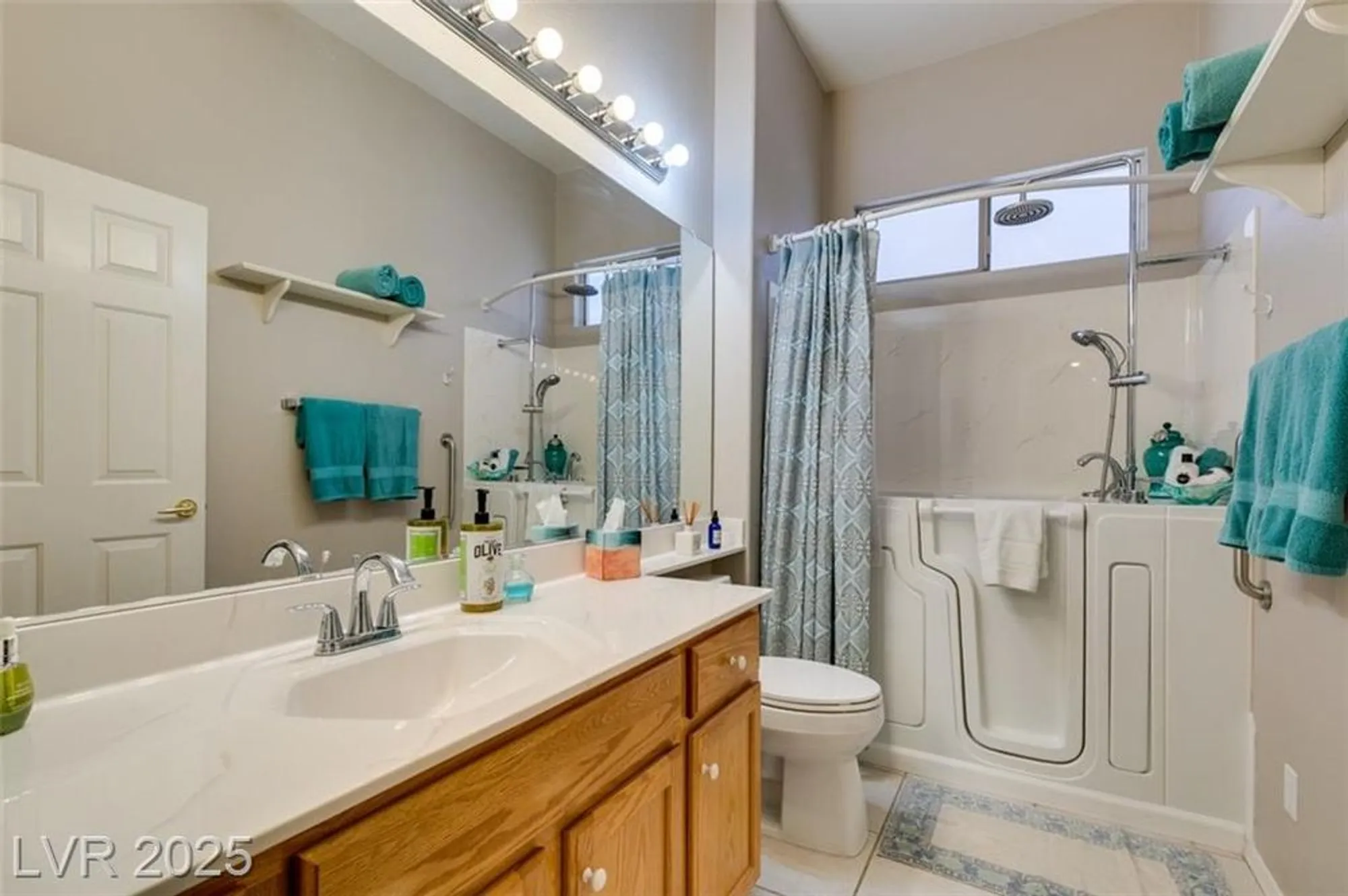 Property Slideshow image 23 of 34 | 2112 king mesa dr, Henderson, NV, 89012