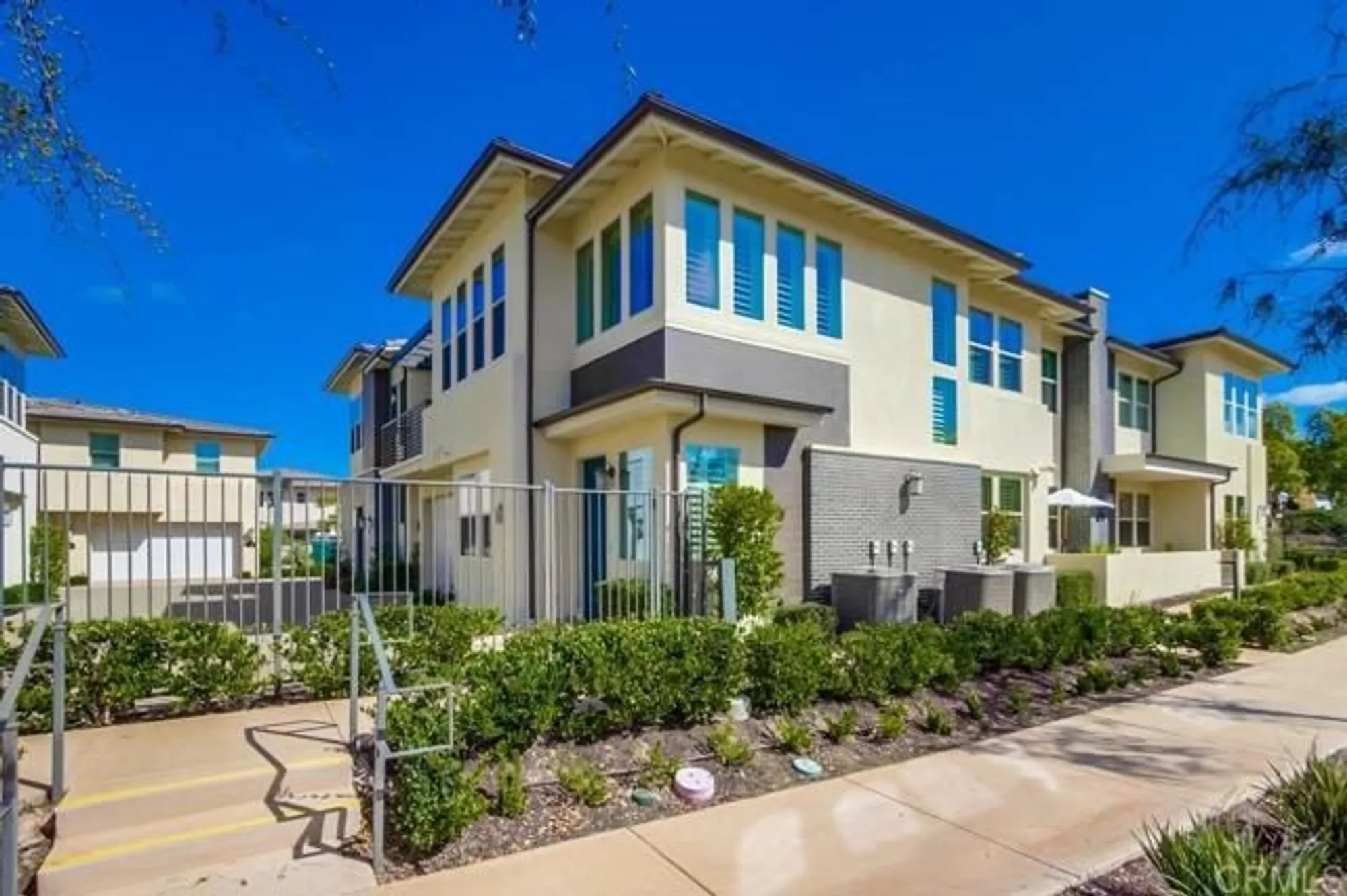 Property Slideshow image 3 of 40 | 16750 coyote bush dr 47, San Diego, CA, 92127