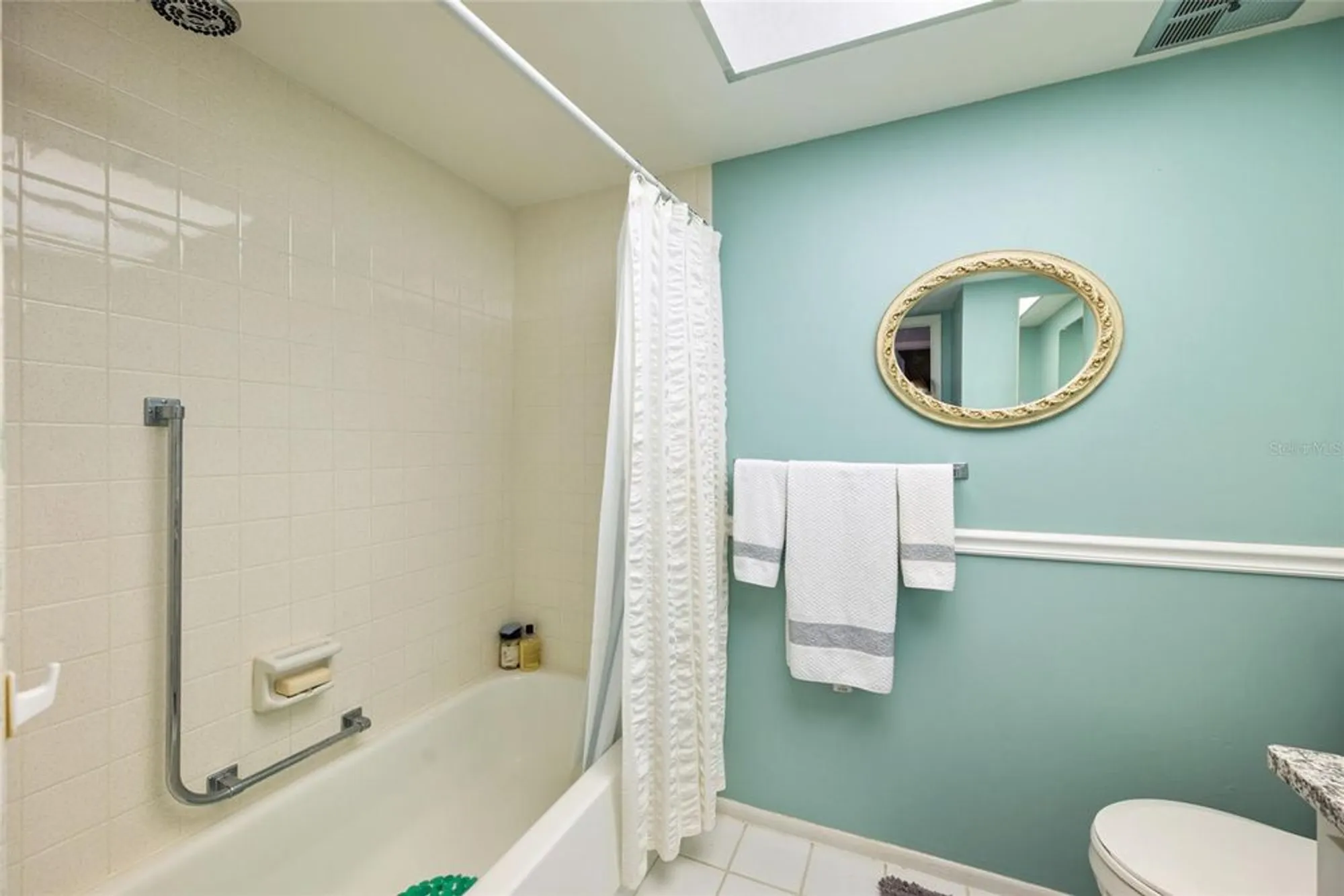 Property Slideshow image 15 of 33 | 2150 shelly dr a, Palm Harbor, FL, 34684