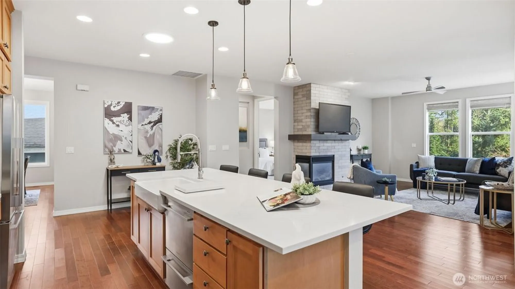 Property Slideshow image 15 of 40 | 12832 231st pl, Redmond, WA, 98053