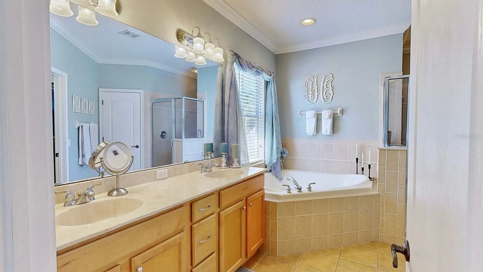 Property Slideshow image 31 of 81 | 310 manns harbor dr, Apollo Beach, FL, 33572