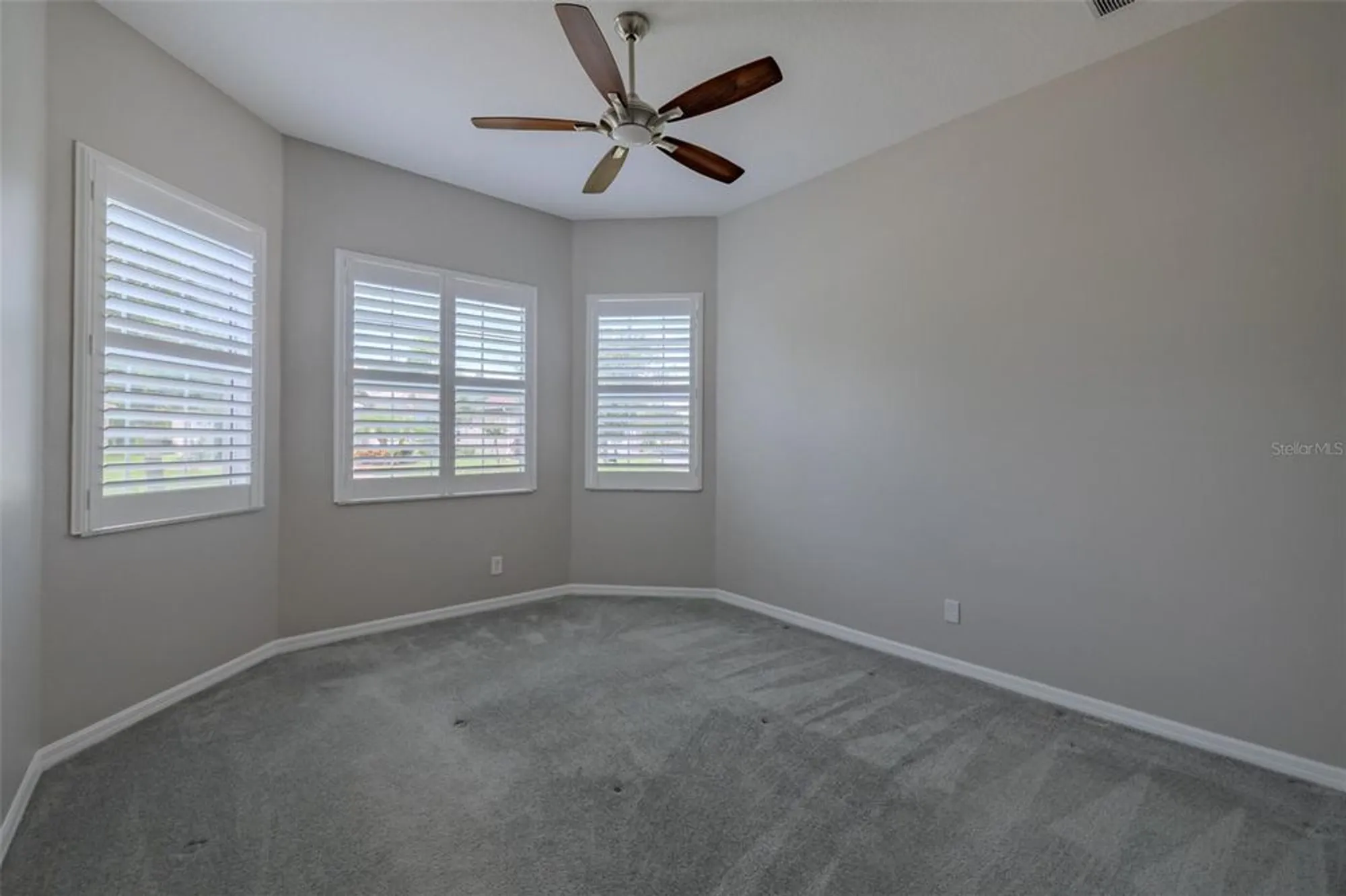 Property Slideshow image 48 of 100 | 16106 cedar key dr, Wimauma, FL, 33598