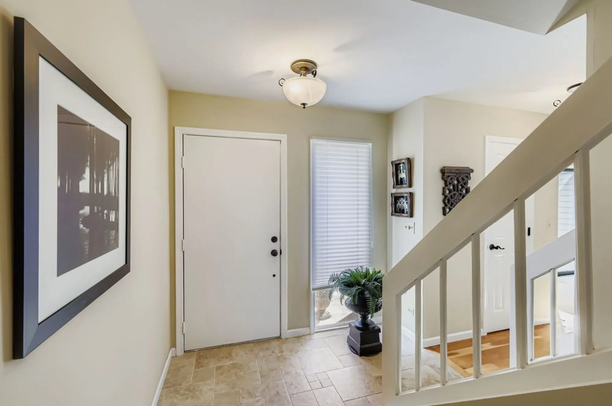 Property Slideshow image 5 of 53 | 668 shoreline rd, Lake Barrington, IL, 60010