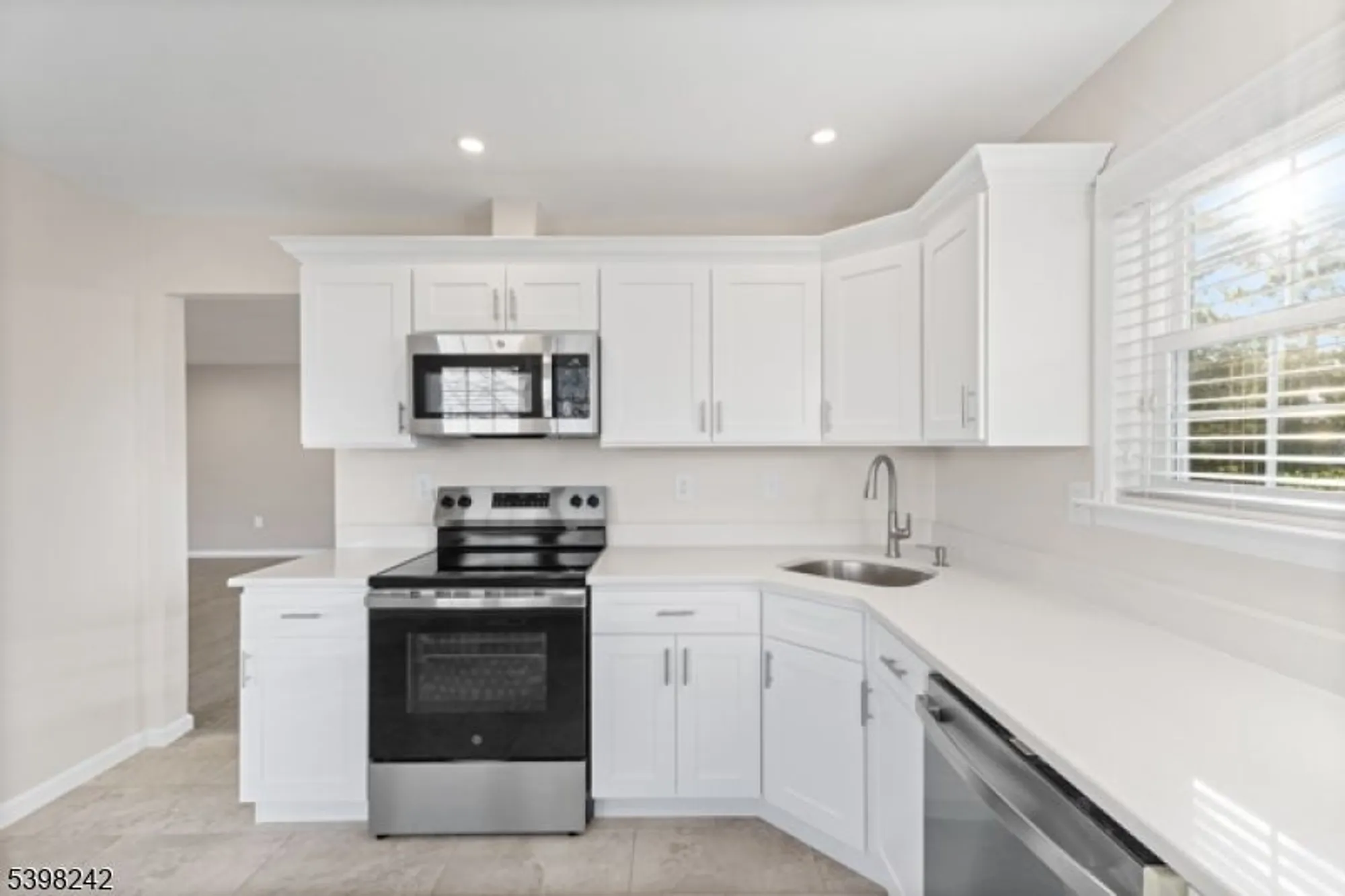 Property Slideshow image 15 of 32 | 18 benjamin franklin dr, Monroe Twp., NJ, 08831