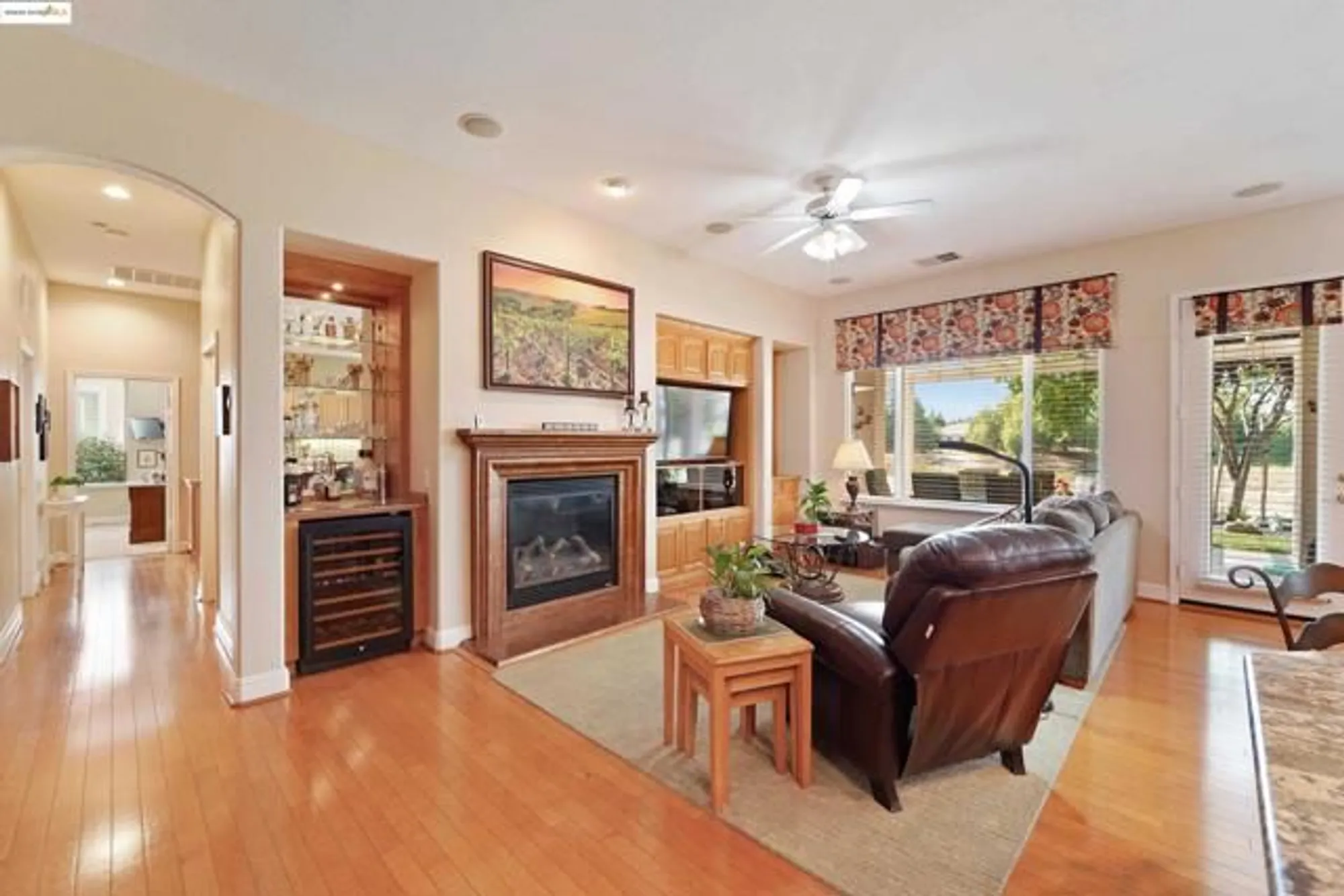 Property Slideshow image 7 of 60 | 910 suntan ln, Brentwood, CA, 94513