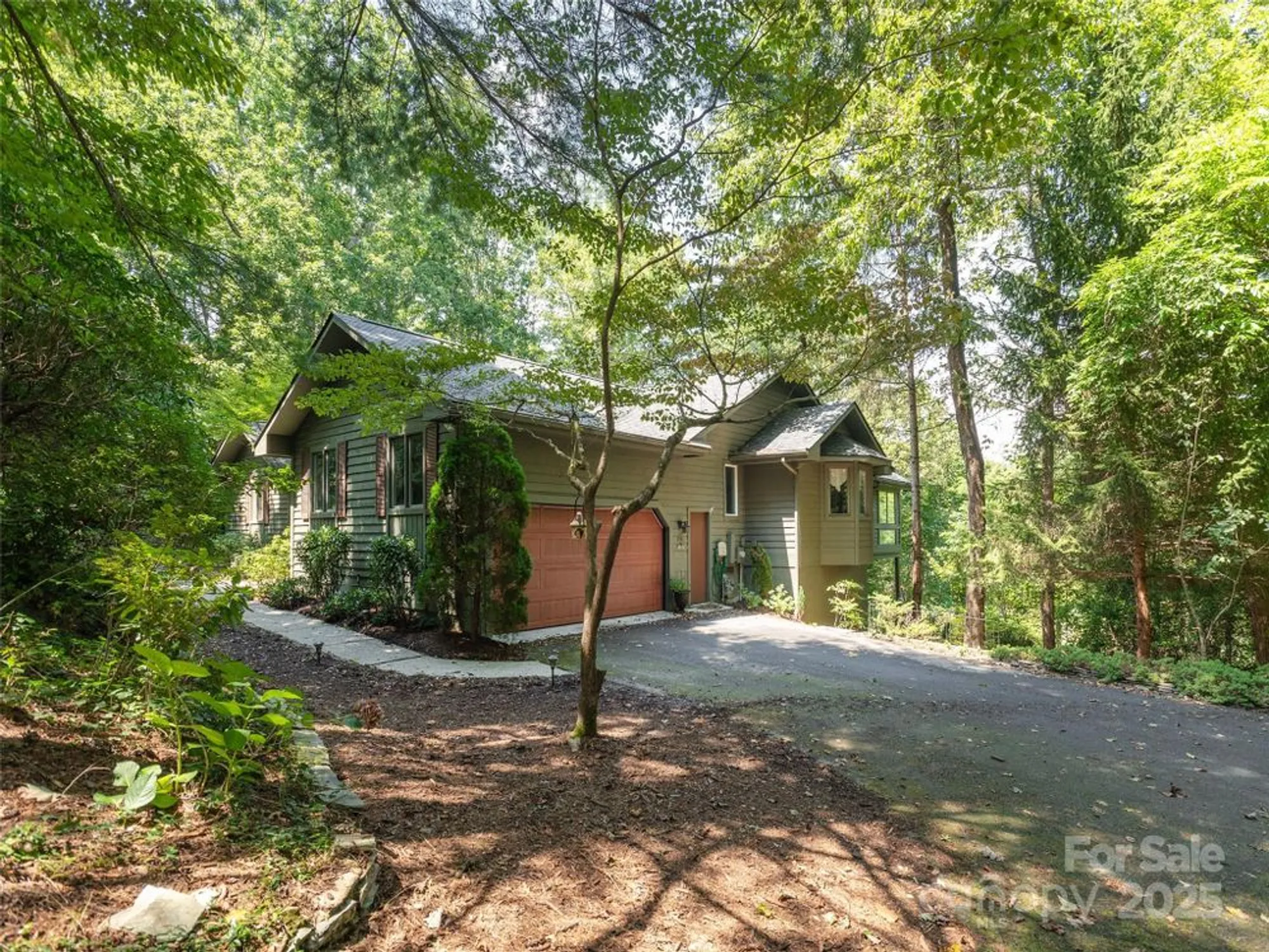 Property Slideshow image 34 of 35 | 204 greenleaf dr, Flat Rock, NC, 28731