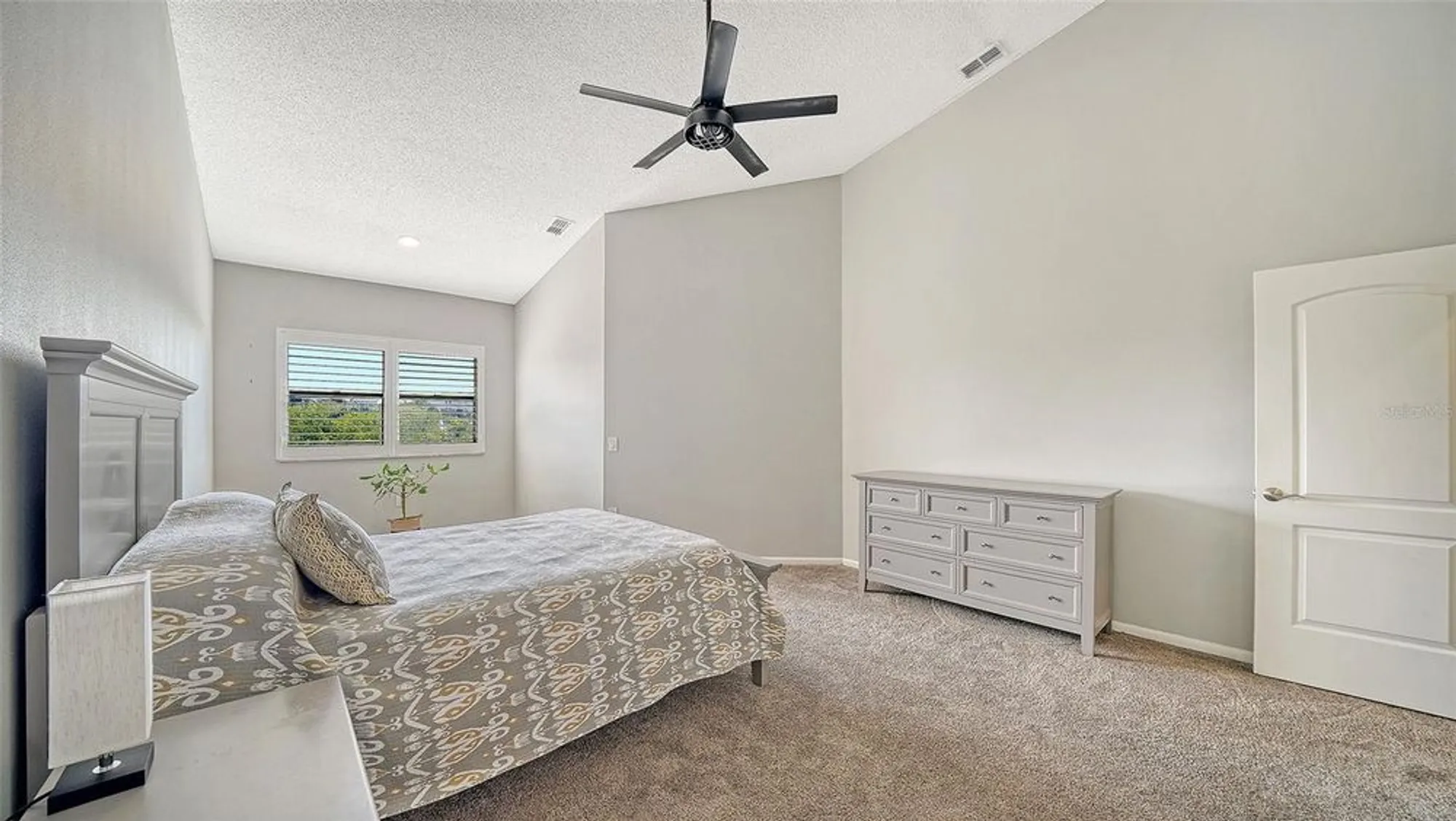 Property Slideshow image 21 of 53 | 5260 heron way # 202, Sarasota, FL, 34231