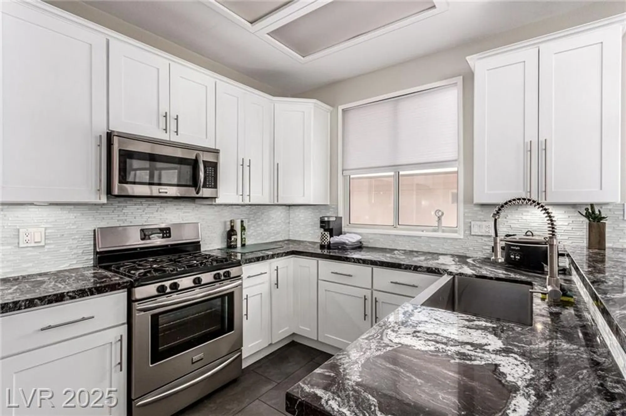 Property Slideshow image 14 of 38 | 2153 high mesa dr, Henderson, NV, 89012