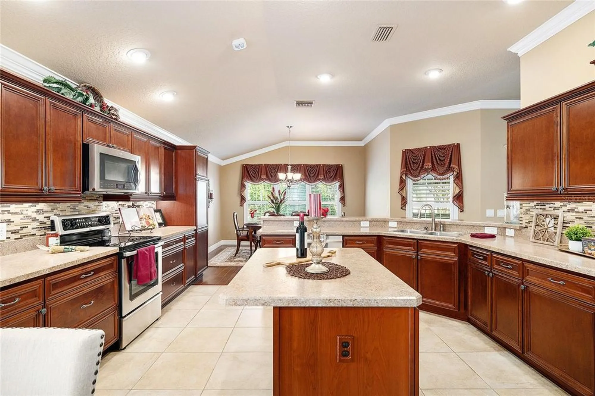 Property Slideshow image 11 of 39 | 2544 ashville ave, The Villages, FL, 32162