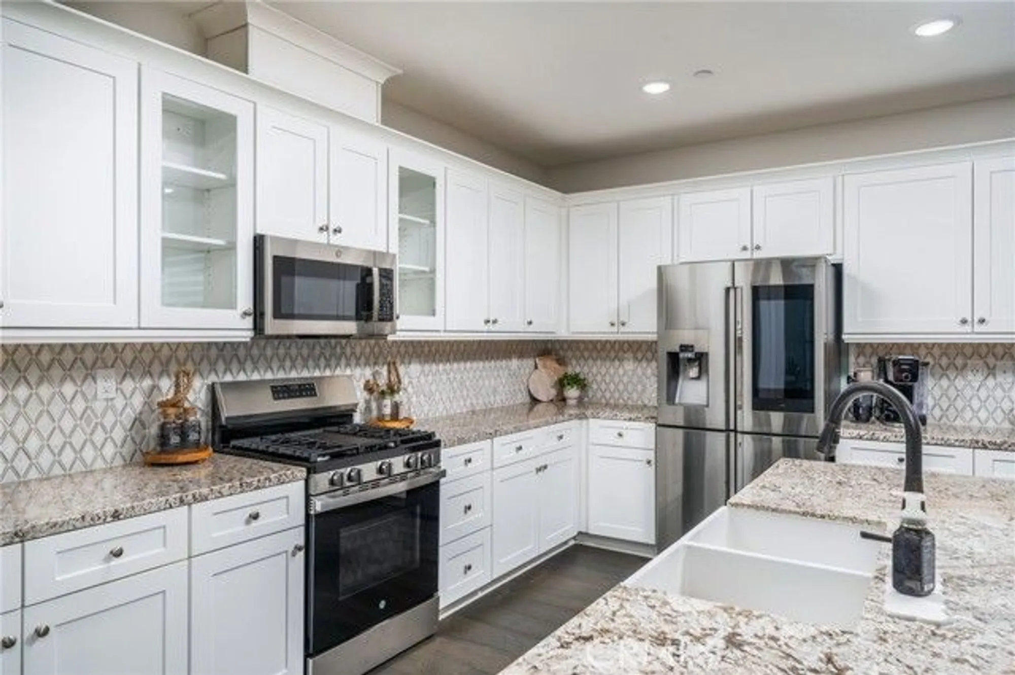 Property Slideshow image 7 of 34 | 1525 overpark ln, Beaumont, CA, 92223