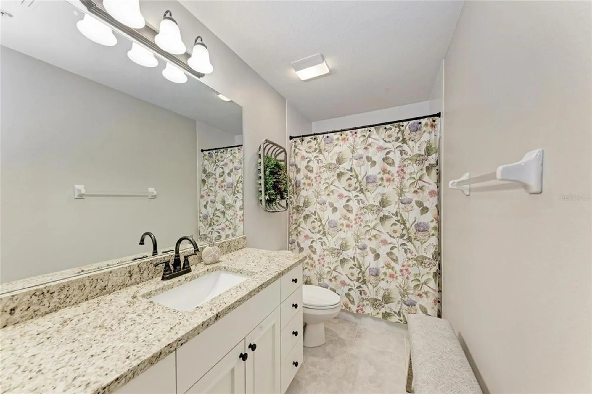 Property Slideshow image 30 of 43 | 119 woodbridge dr 103, Venice, FL, 34293