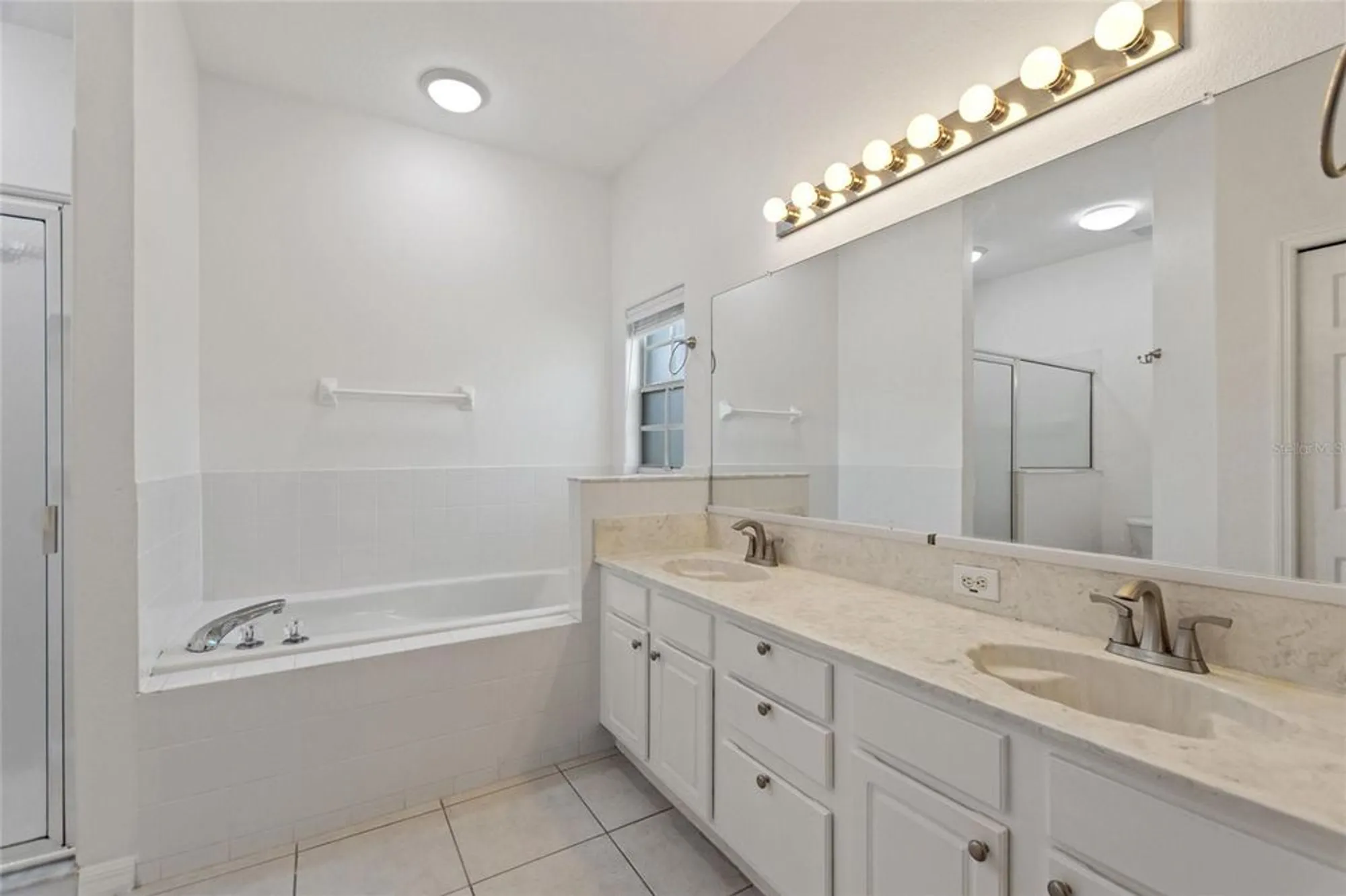 Property Slideshow image 19 of 64 | 106 mossy oak dr, Davenport, FL, 33837