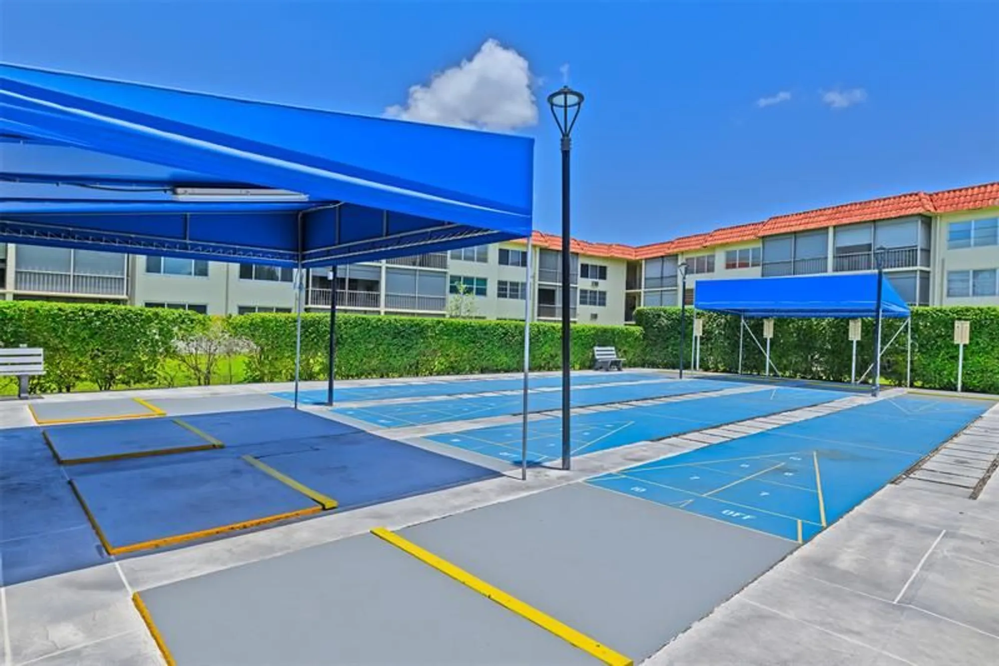Property Slideshow image 42 of 51 | 9511 n hollybrook lake dr 207, Pembroke Pines, FL, 33025