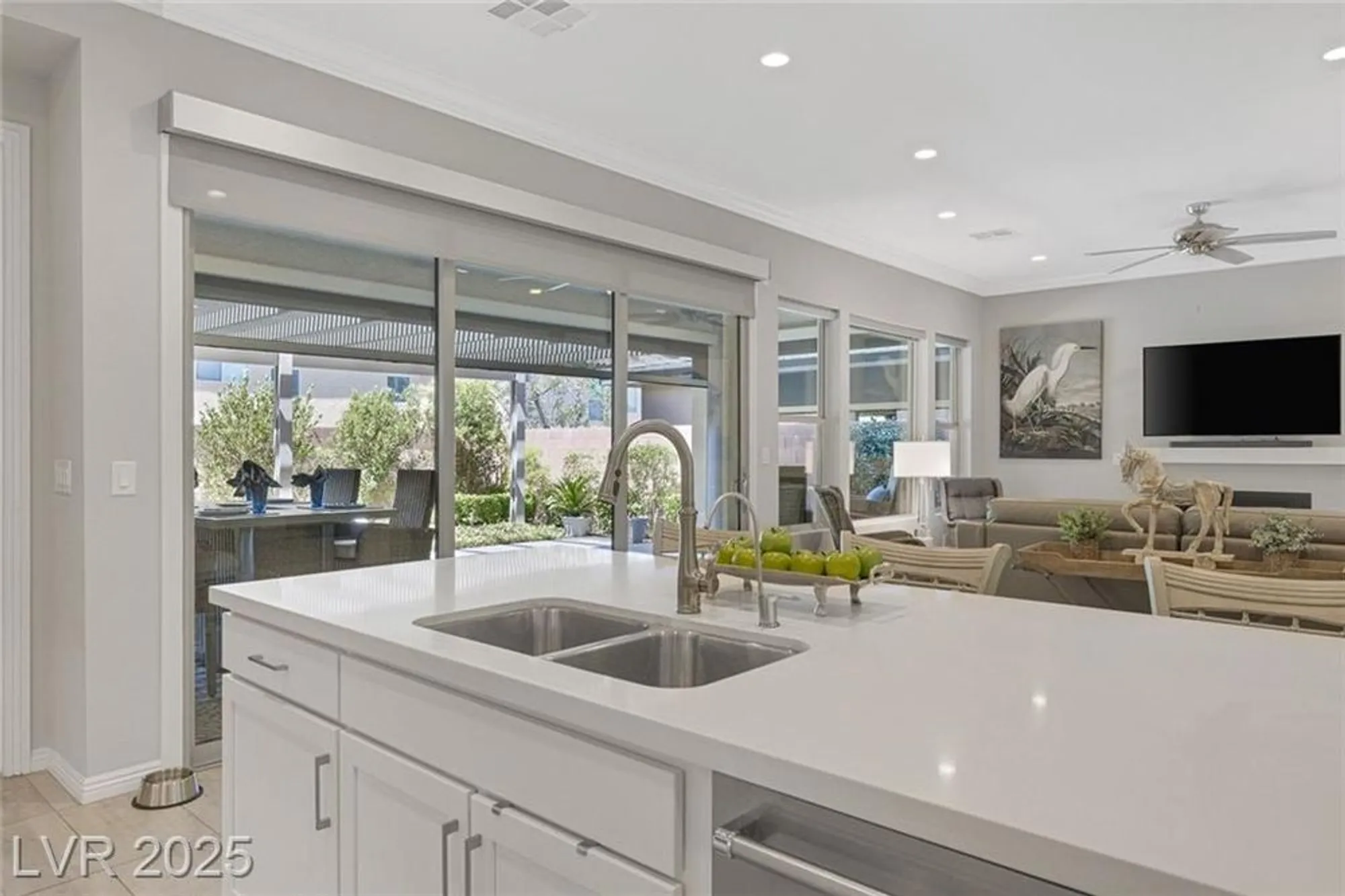 Property Slideshow image 20 of 36 | 9888 gemstone sunset ave, Las Vegas, NV, 89148