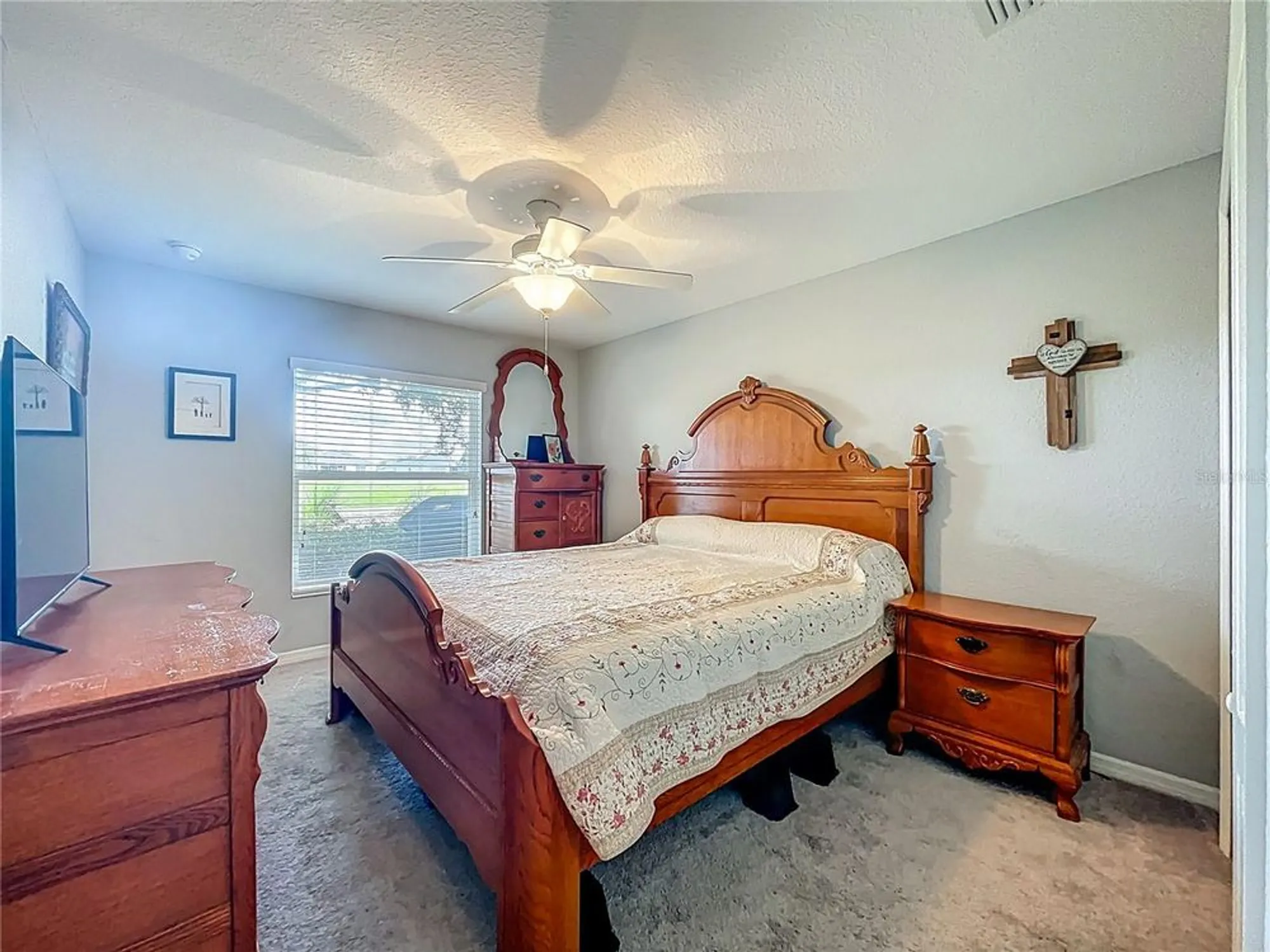 Property Slideshow image 21 of 49 | 27327 roanoke dr, Leesburg, FL, 34748