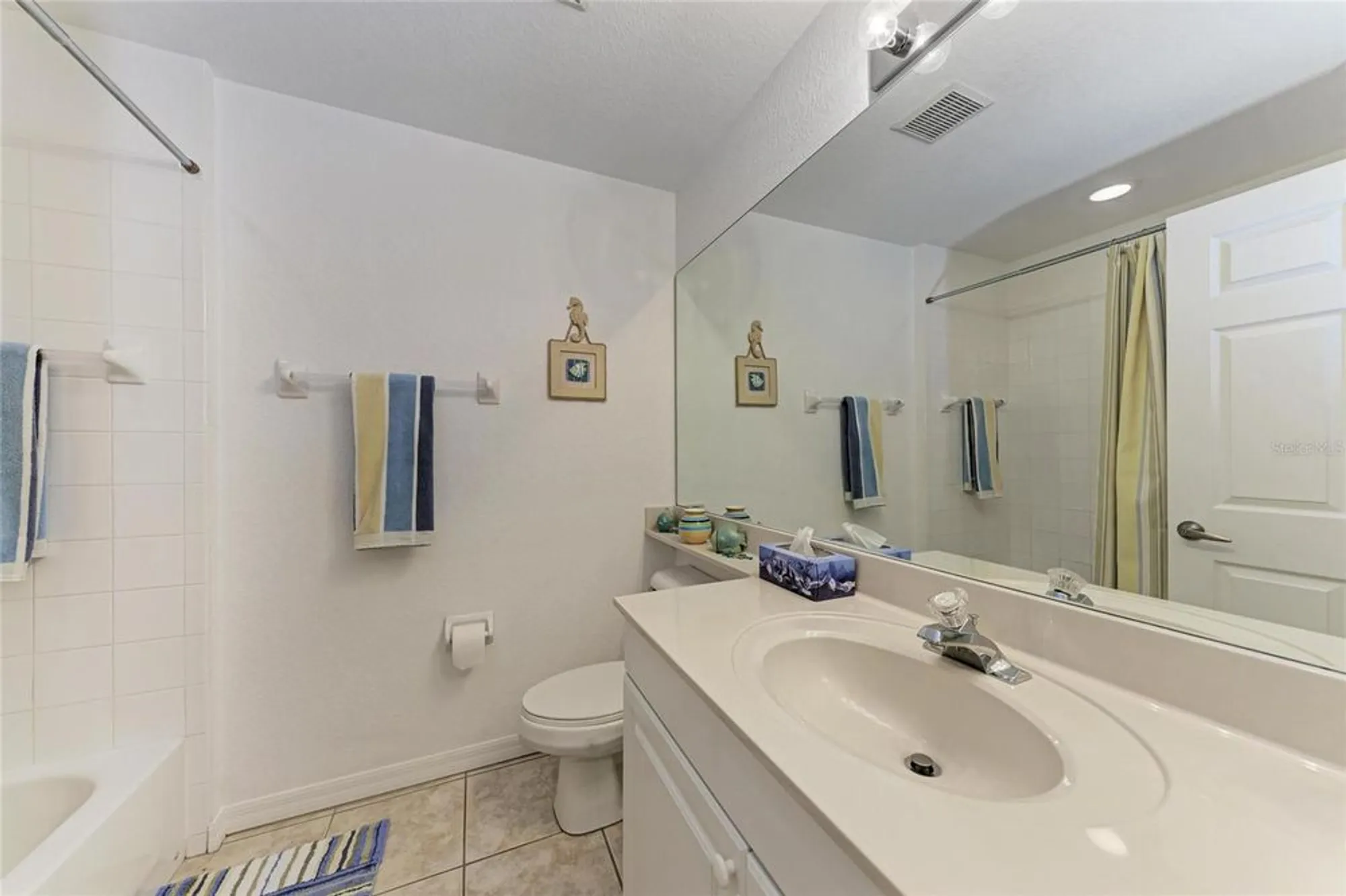 Property Slideshow image 23 of 41 | 6326 grand oak cir 203, Bradenton, FL, 34203