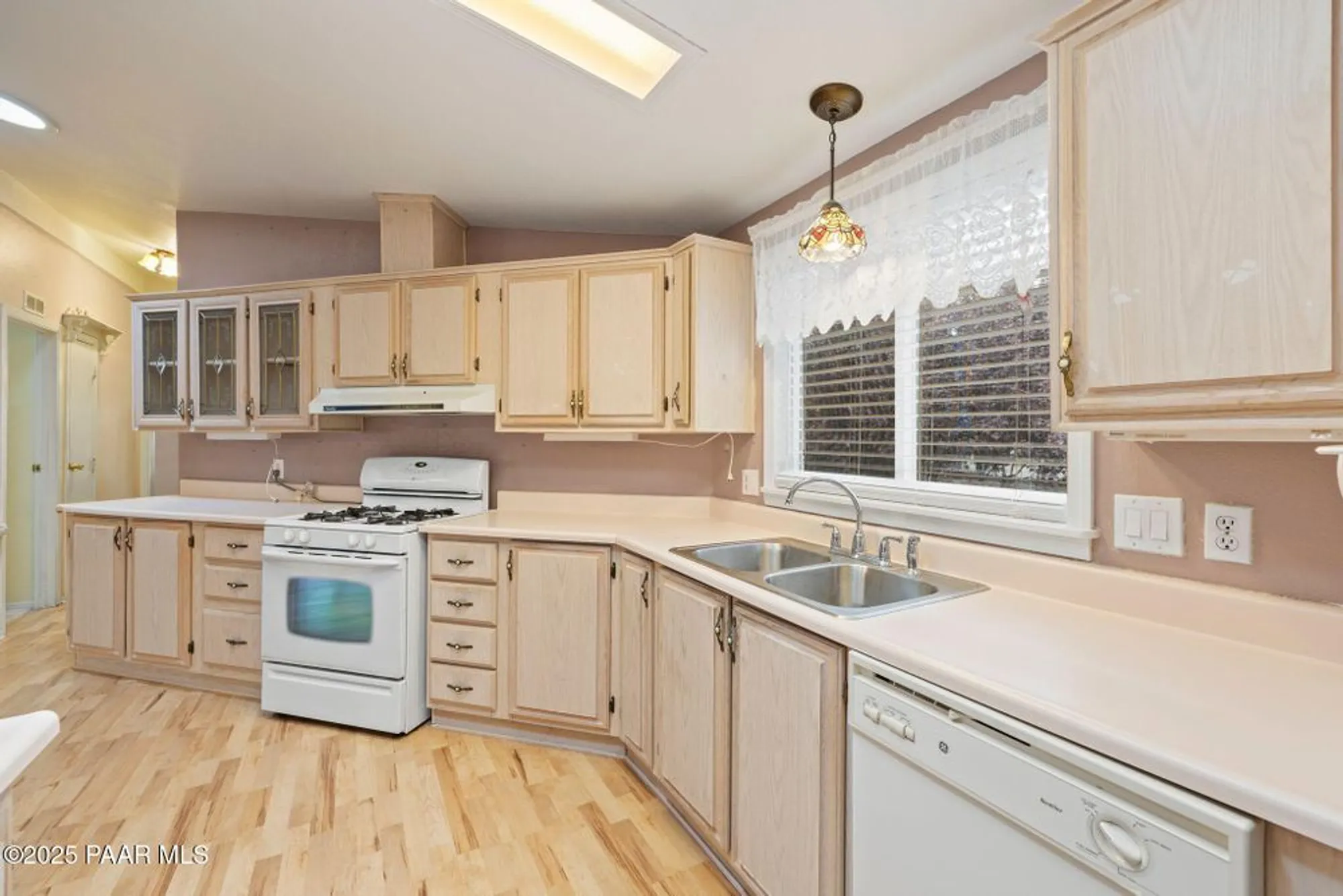 Property Slideshow image 15 of 36 | 944 n mountain hollow ct, Prescott, AZ, 86301