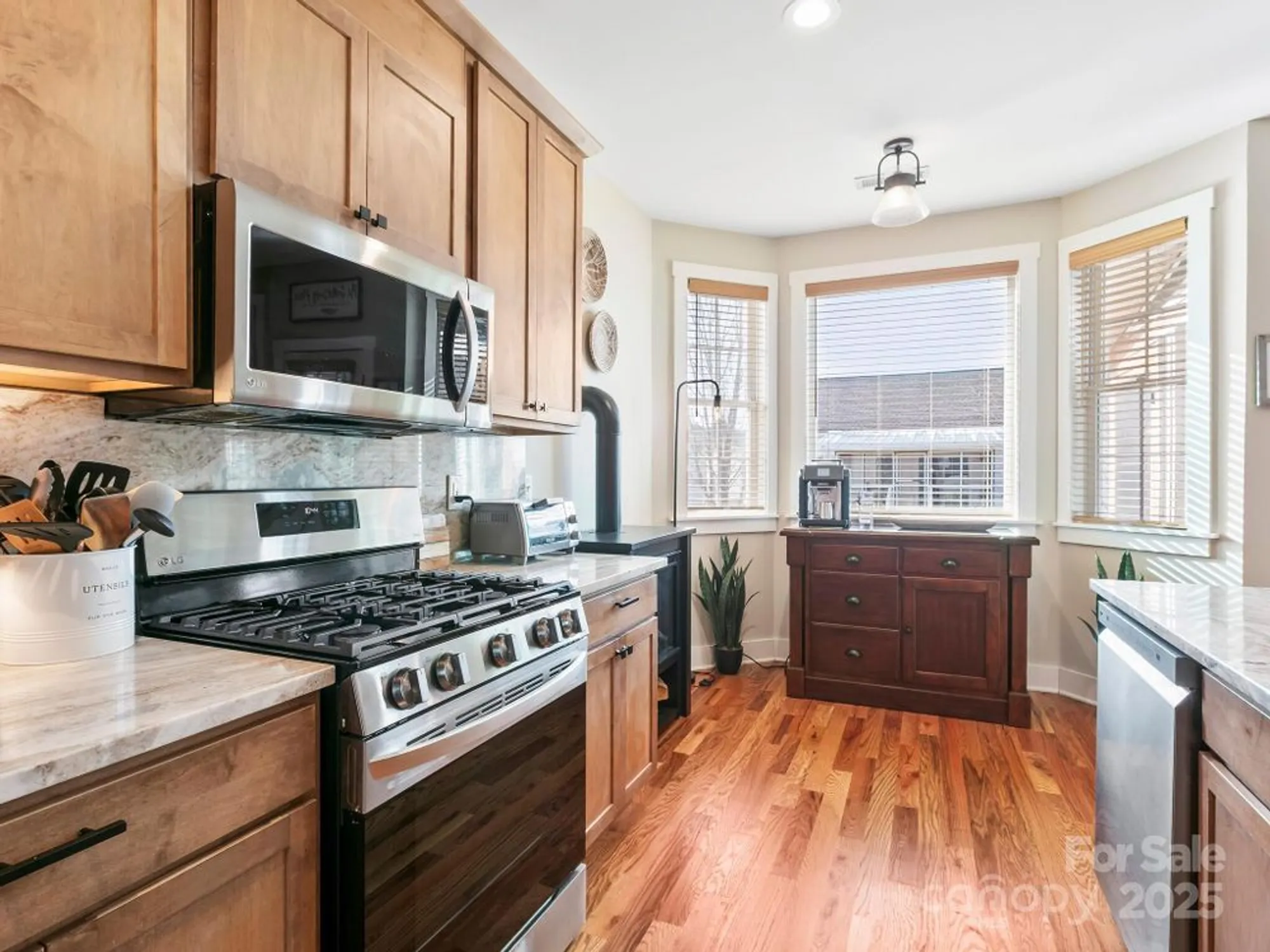 Property Slideshow image 11 of 34 | 371 beechnut dr, Hendersonville, NC, 28739