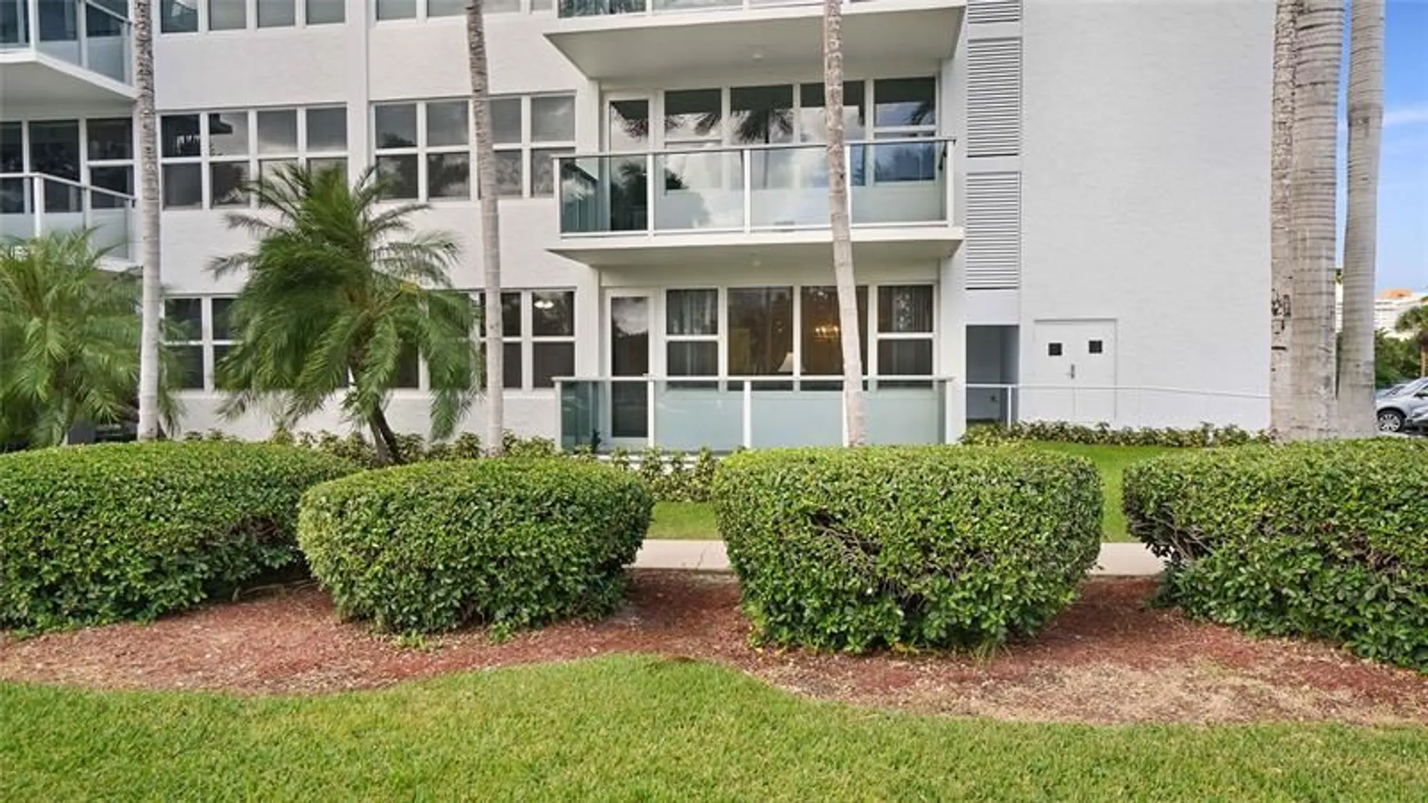 Property Slideshow image 32 of 49 | 3333 ne 34th st 109, Fort Lauderdale, FL, 33308