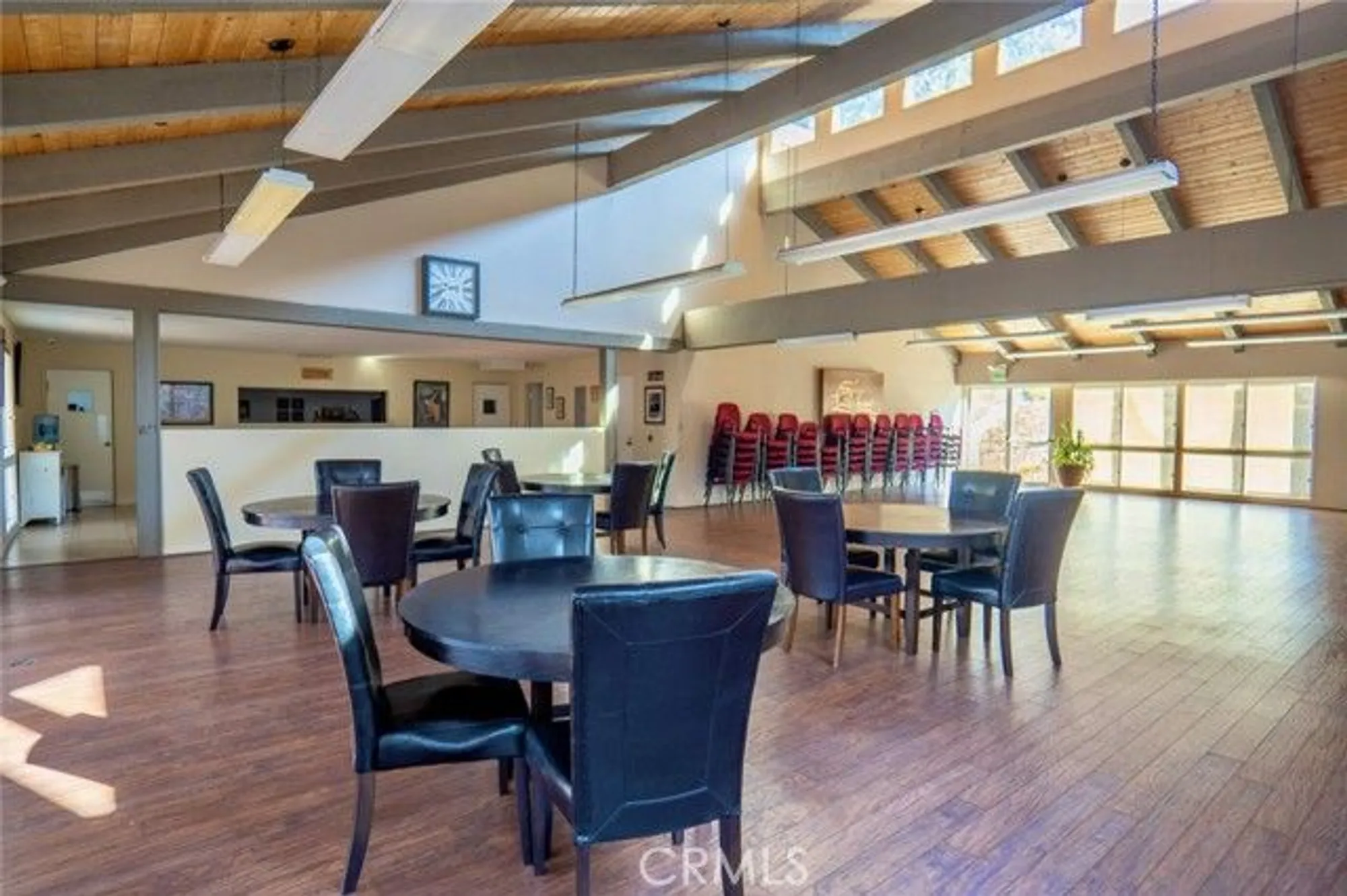 Property Slideshow image 17 of 28 | 327 chestnut hill ct 22, Thousand Oaks, CA, 91360