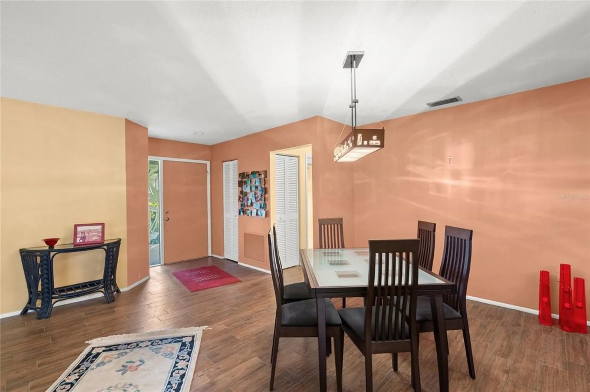 Property Slideshow image 5 of 43 | 4637 willow wood cir 44, Sarasota, FL, 34241